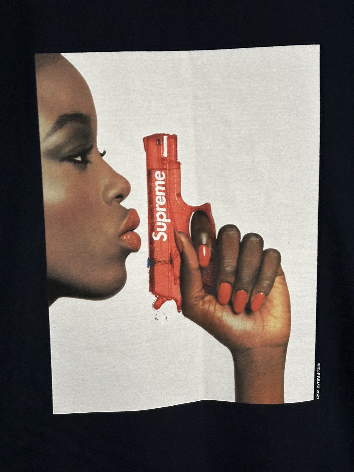 Supreme Supreme Water Pistol Tee Size US L / EU 52-54 / 3 - 2 Thumbnail