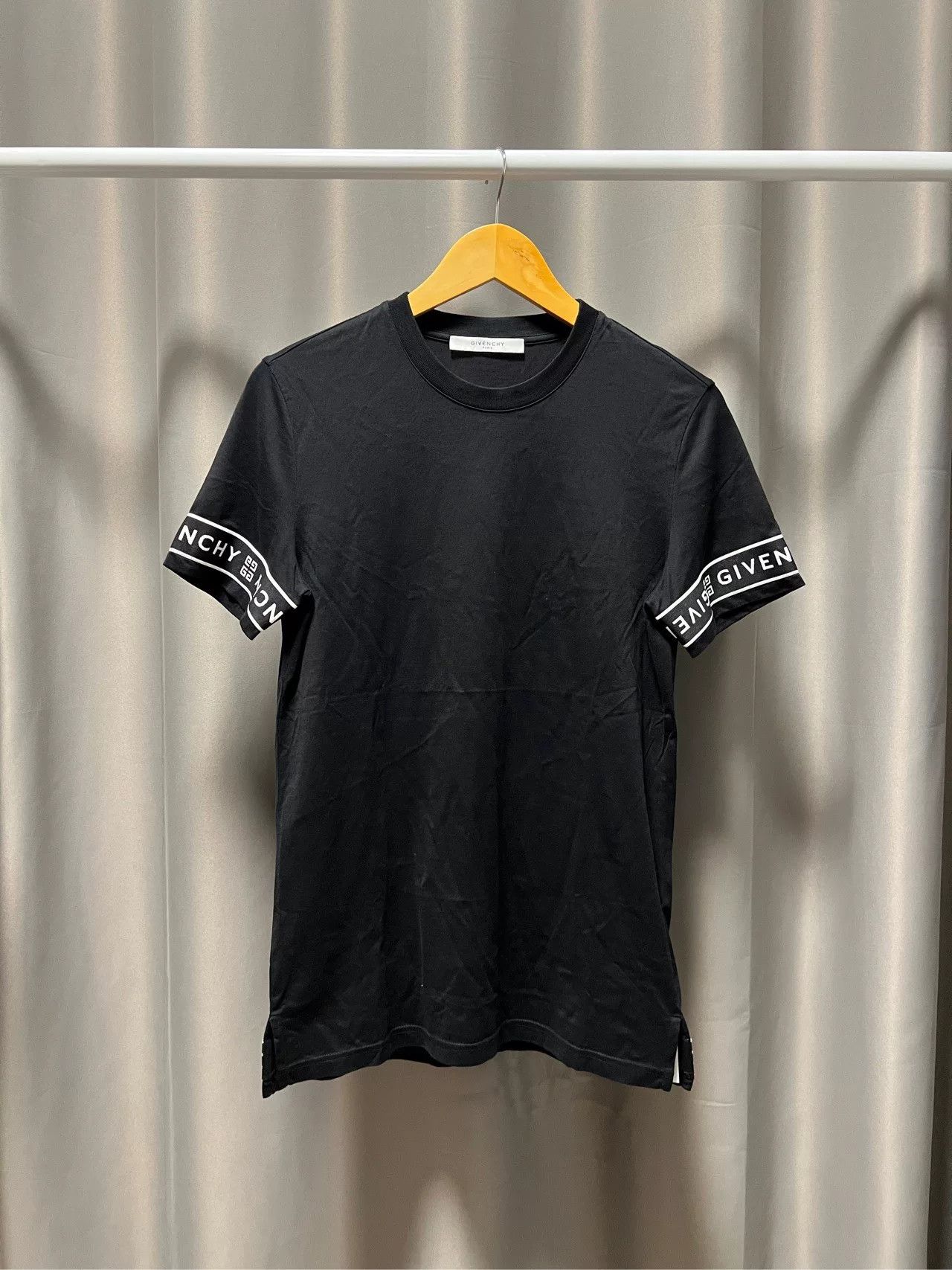 Givenchy Givenchy Embroidered Logo Short Sleeve Shirt Size US XS / EU 42 / 0 - 1 Thumbnail