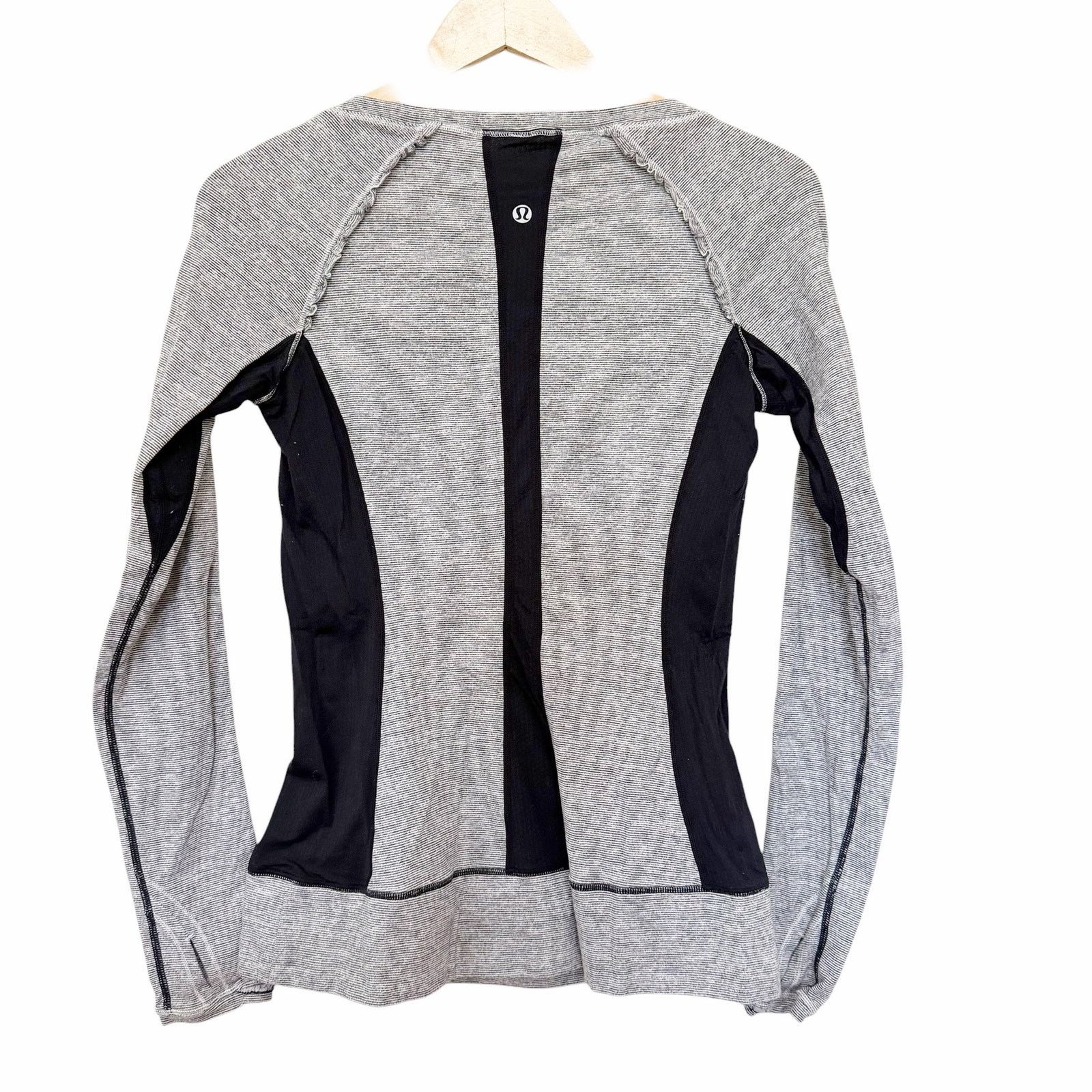 Lululemon Lululemon Full Tilt Gray Black Long Sleeve Shirt Sz 6 Size S / US 4 / IT 40 - 6 Thumbnail