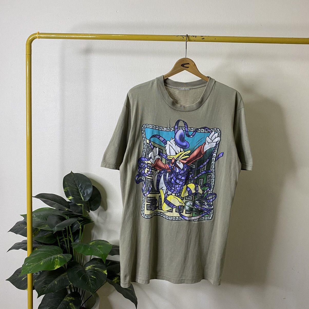 Disney Vintage 1990s Walt Disney Company Donald Duck Faded Olive T Size US L / EU 52-54 / 3 - 1 Thumbnail
