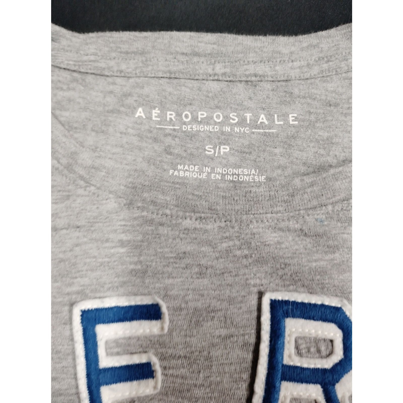 Aeropostale Aeropostale Gray Tee with Blue 'AERO East Conf' Applique Size S / US 4 / IT 40 - 3 Thumbnail
