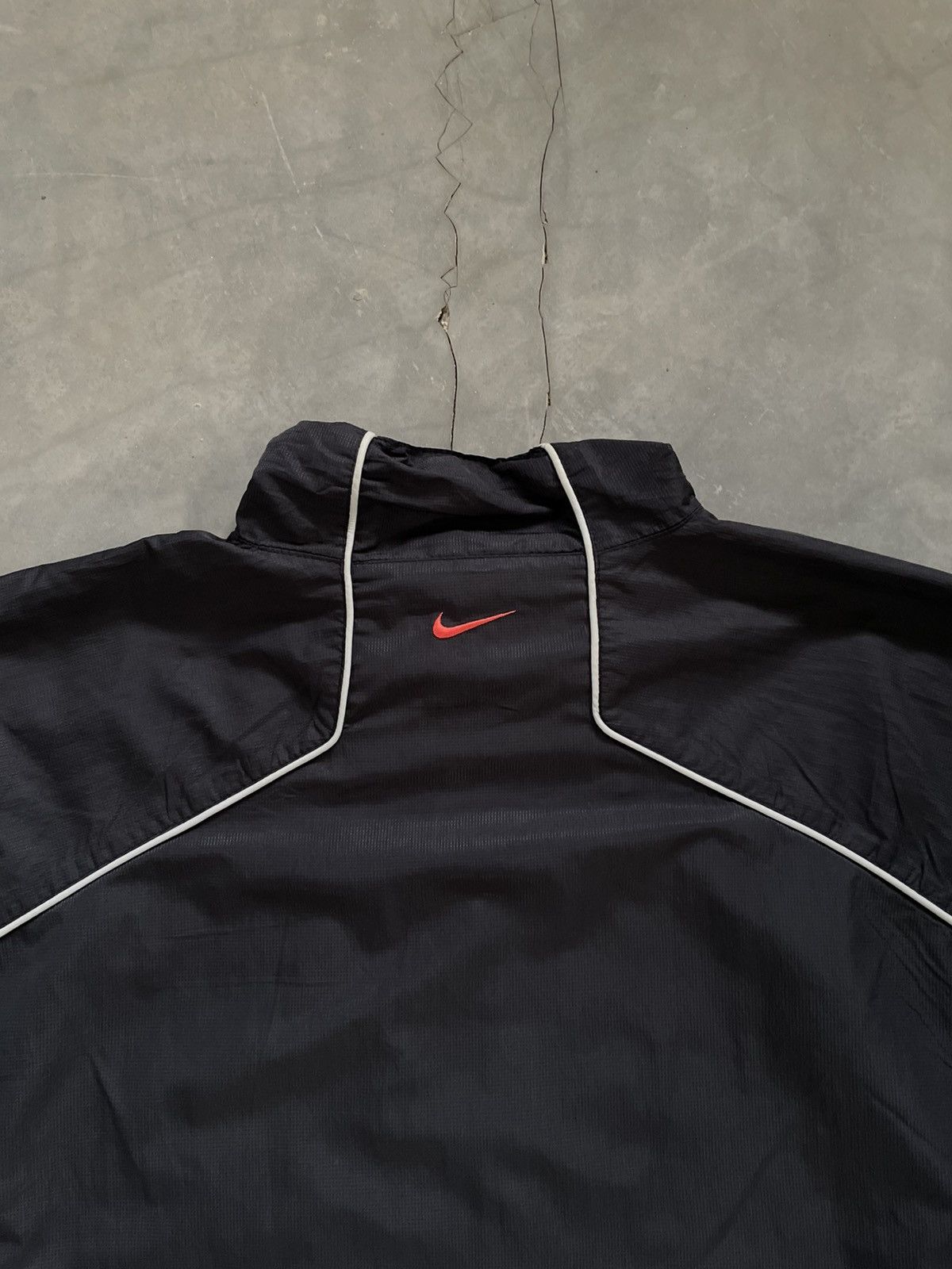 Nike Rare Nike TN Light Jacket Color Block Windbreaker Red Swoosh Size US XL / EU 56 / 4 - 5 Thumbnail
