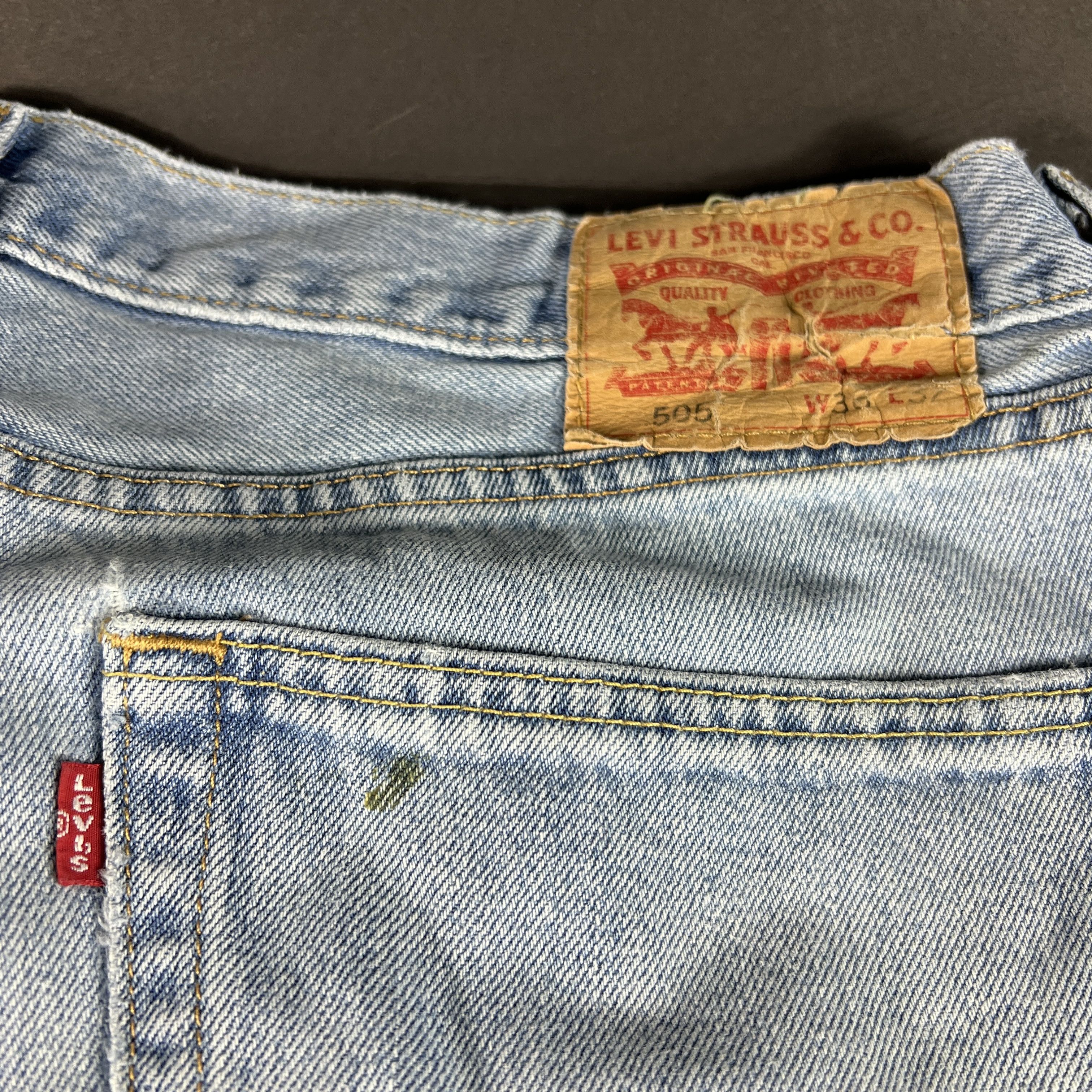 Levi's Levi's Jeans 505 Straight Light Blue Thrashed Cotton Denim Size US 37 - 13 Thumbnail
