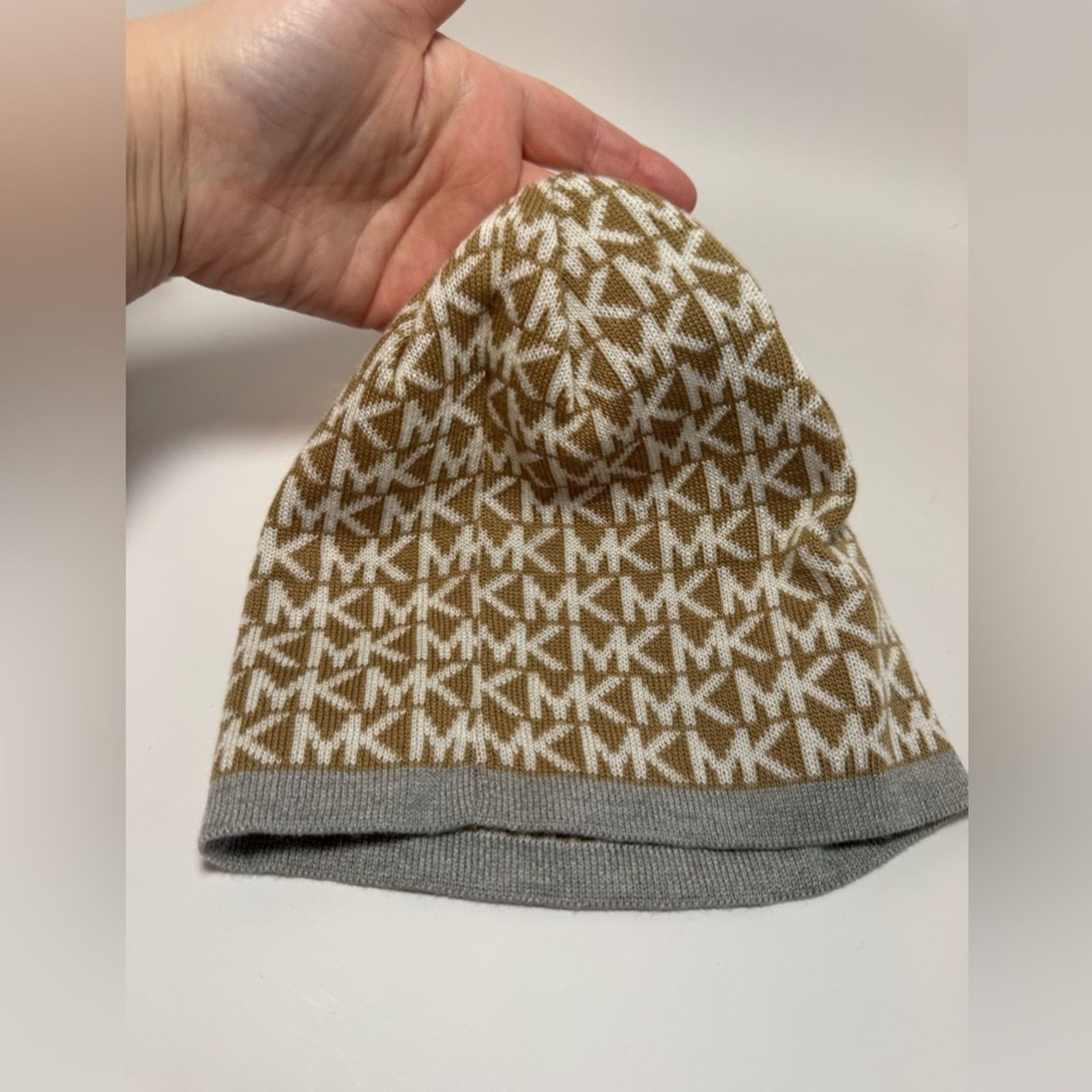 Michael Kors Michael Kors Matching Hat & Gloves Set Brown Gold White Logo Size ONE SIZE - 5 Thumbnail