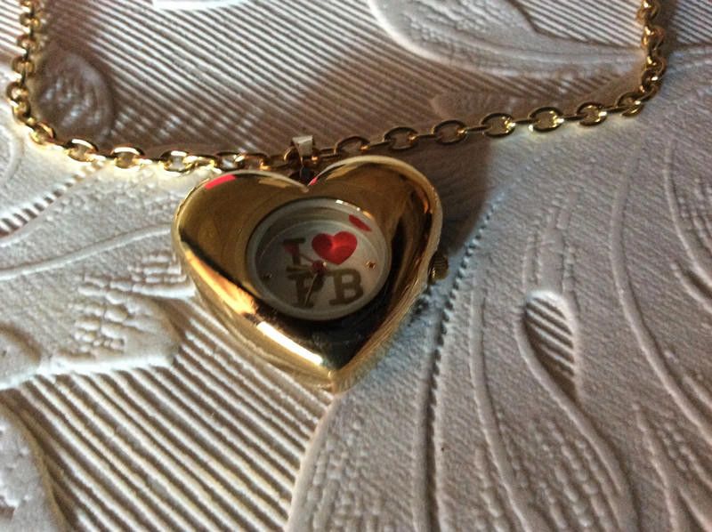 Designer Paul's Boutique glod heart watch Size ONE SIZE - 1 Thumbnail