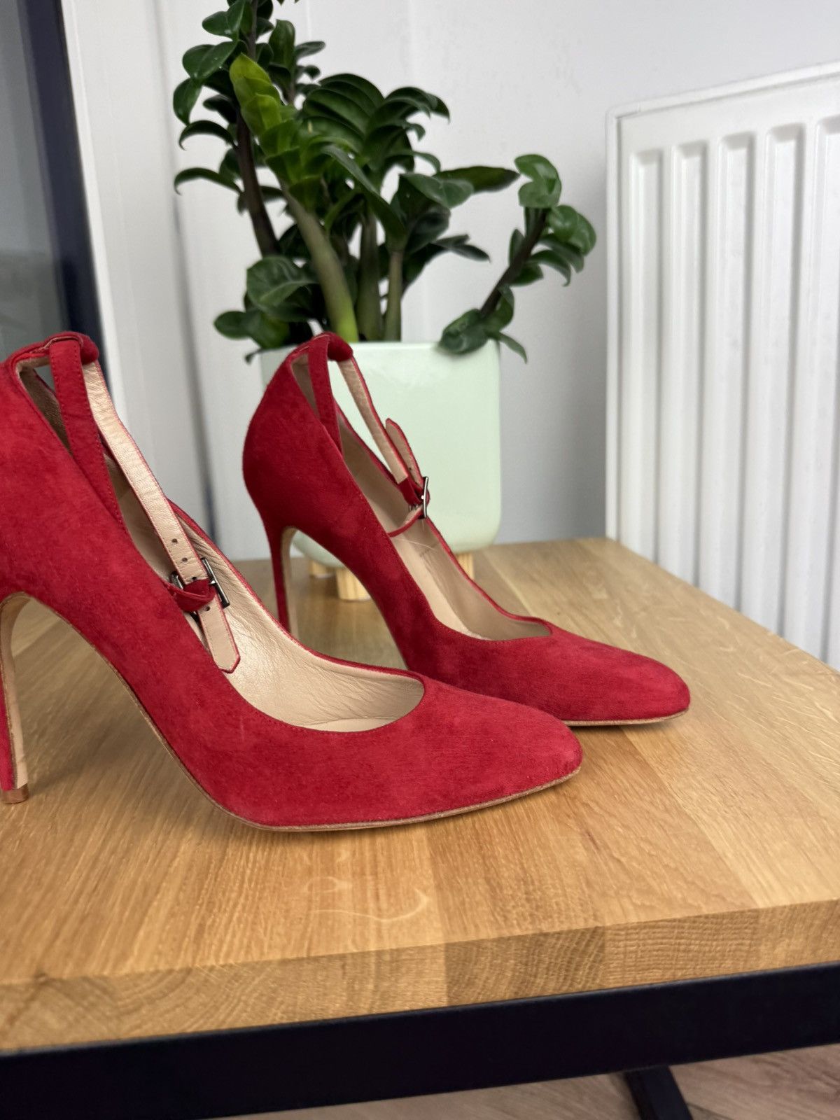 Manolo Blahnik Manolo Blahnik BB Pumps Heels Red Suede 36.5 Size US 6.5 / IT 36.5 - 3 Thumbnail