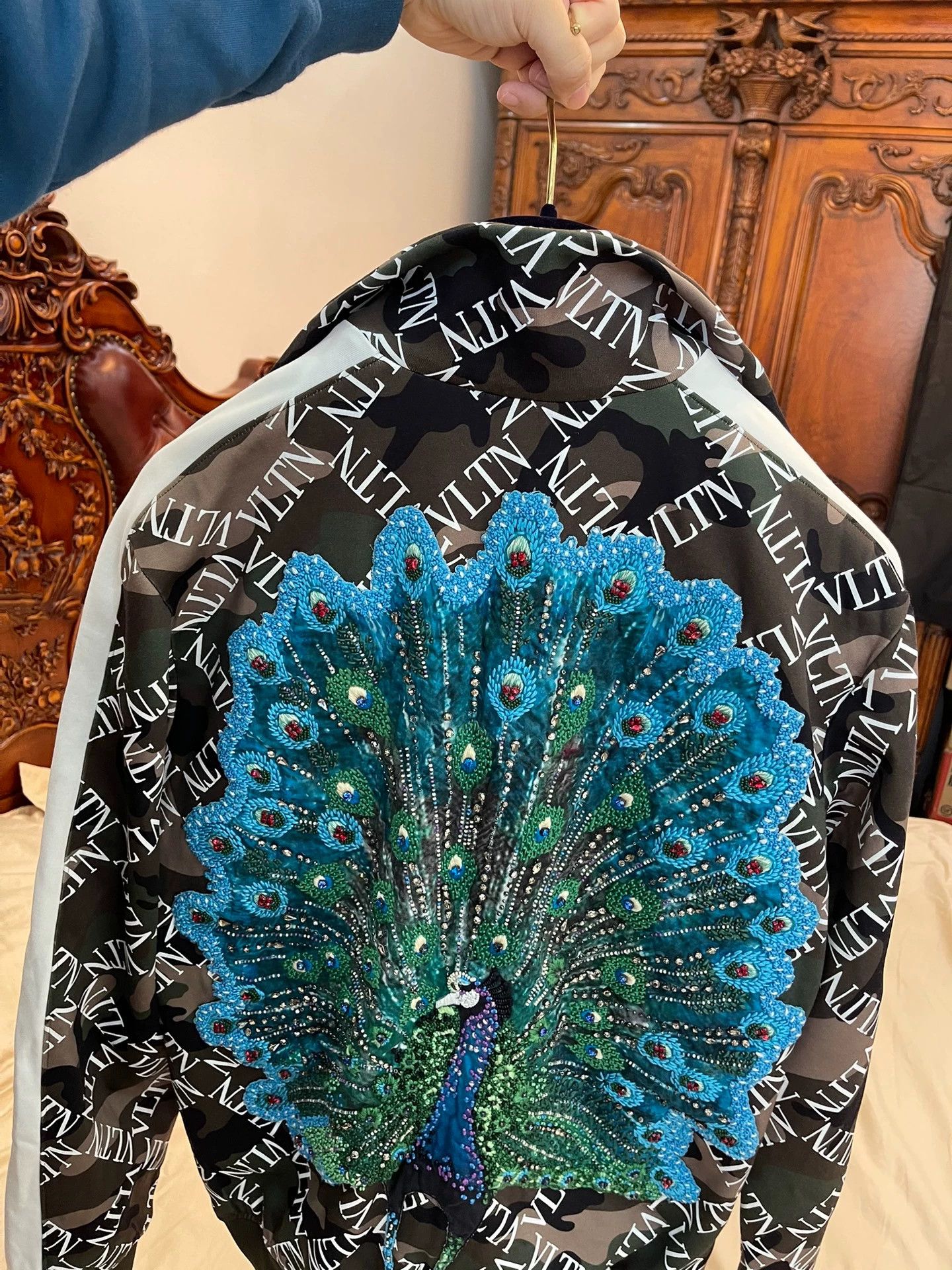 Valentino Valentino Runway Logo Peacock Beaded M 185/96A Jacket Size US M / EU 48-50 / 2 - 4 Thumbnail