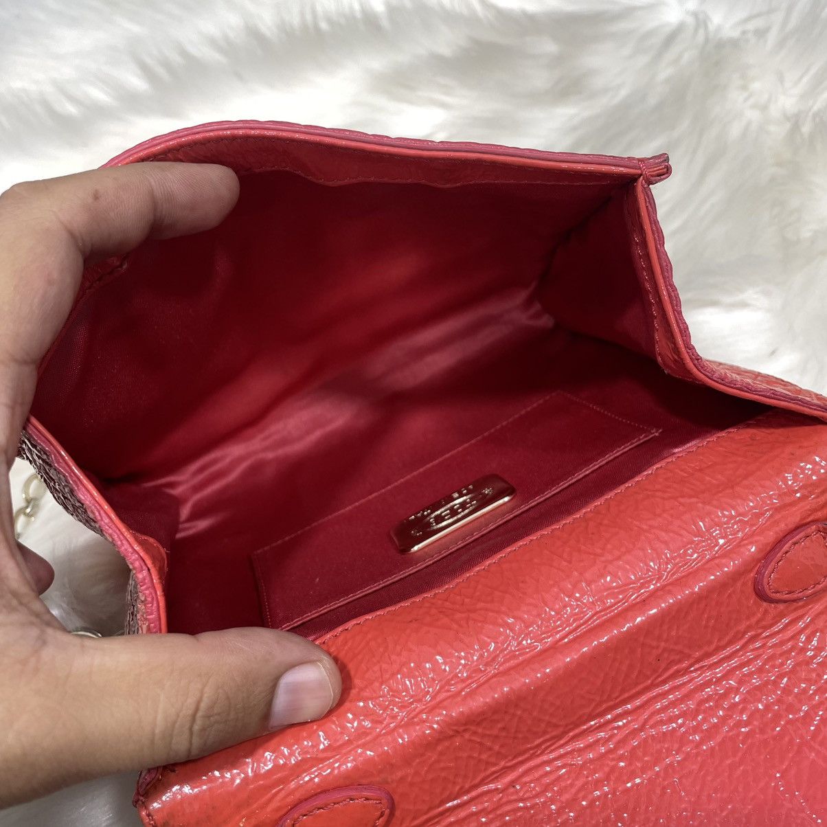 Tod's Authentic TOD’S Signature Embossed Patern Leather Crossbody Size ONE SIZE - 13 Thumbnail