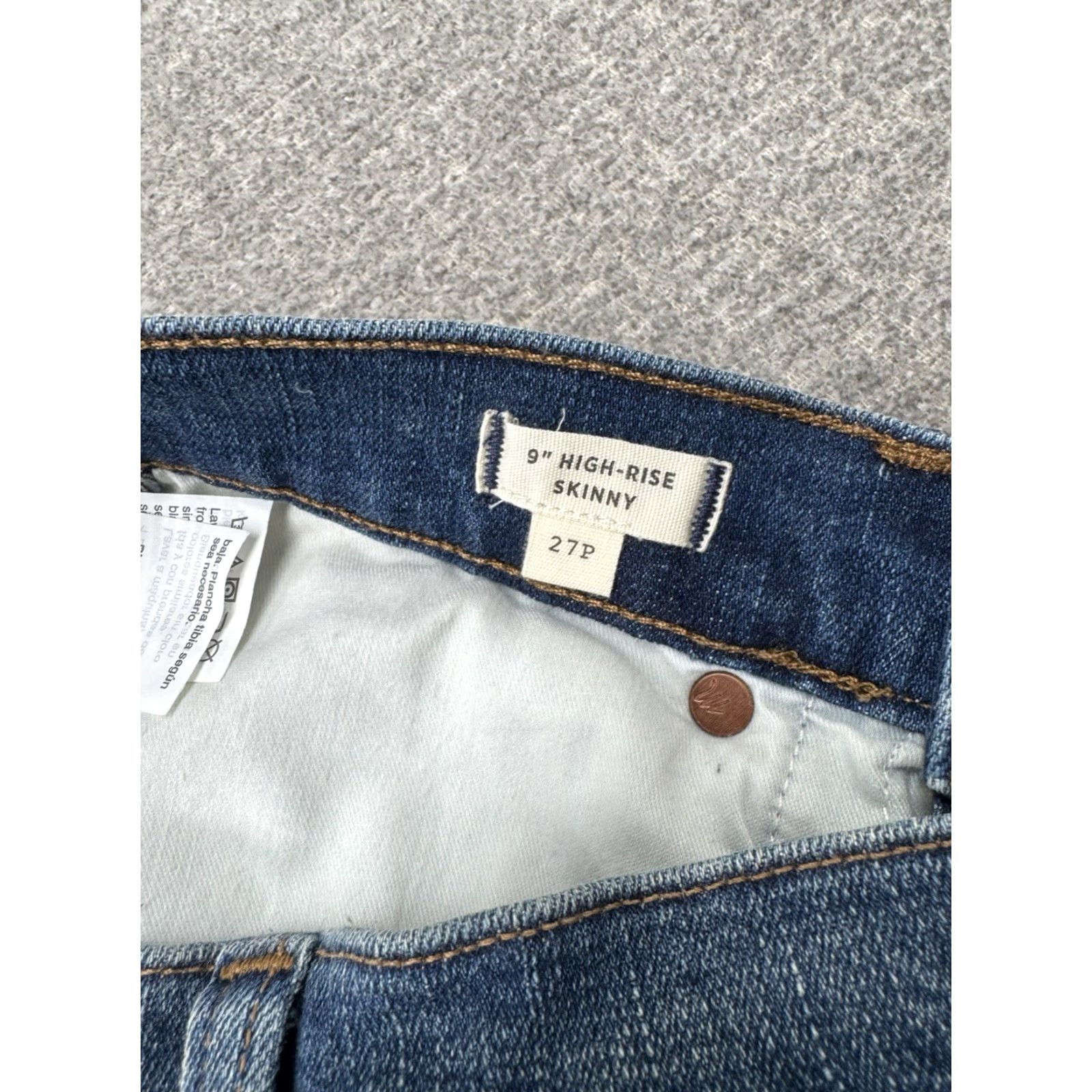 Madewell Madewell Jeans Women’s 27 Skinny 9” High Rise Blue Crop 28x24 Cropped Regular Inseam 24 Women’s Size 28 Black 28x25 Vintage Perfect Pre-owned Size 27" / US 4 / IT 40 - 7 Thumbnail