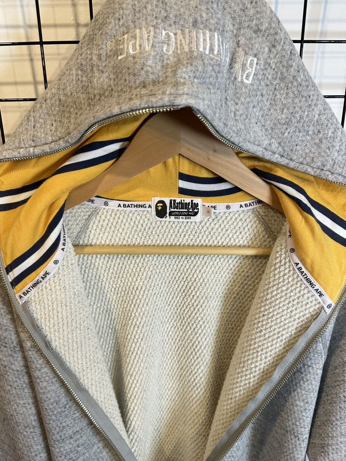 Bape A BATHING APE® One Point Regular Fit Full Zip Hoodie. Size S / US 4 / IT 40 - 11 Thumbnail