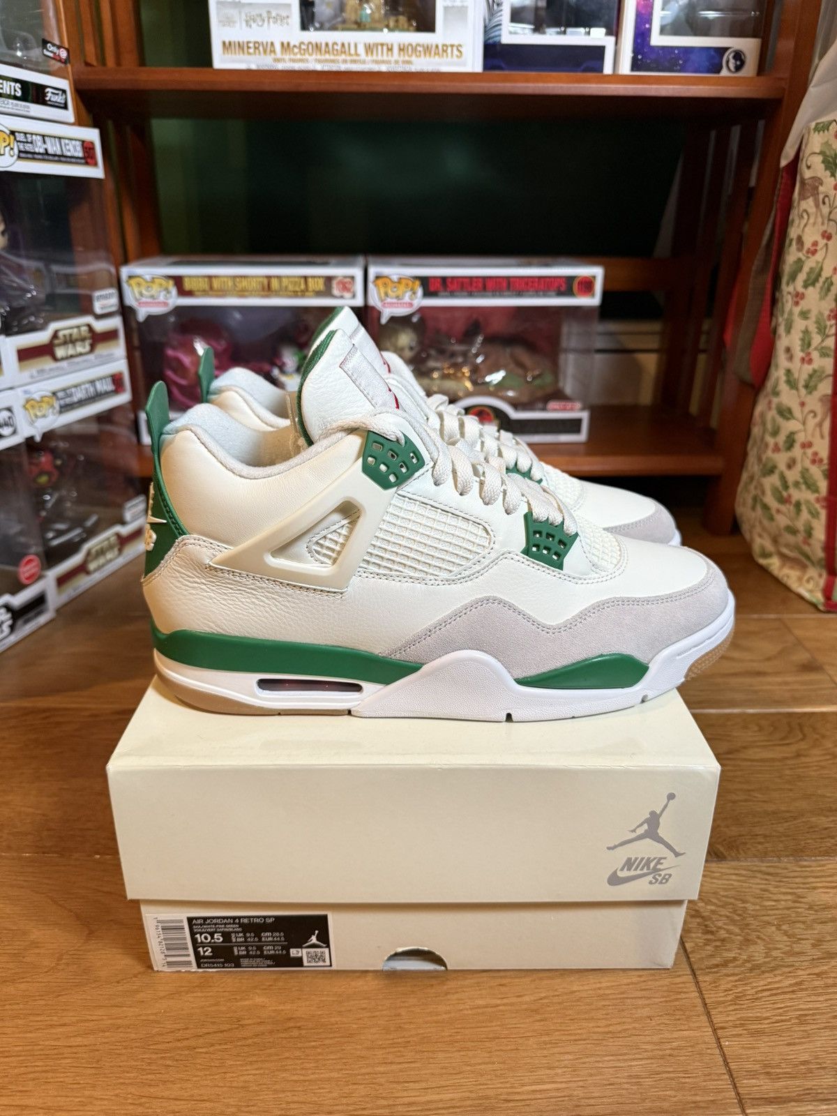Jordan Brand Jordan 4 Retro SB “Pine Green” Size US 10.5 / EU 43-44 - 1 Thumbnail