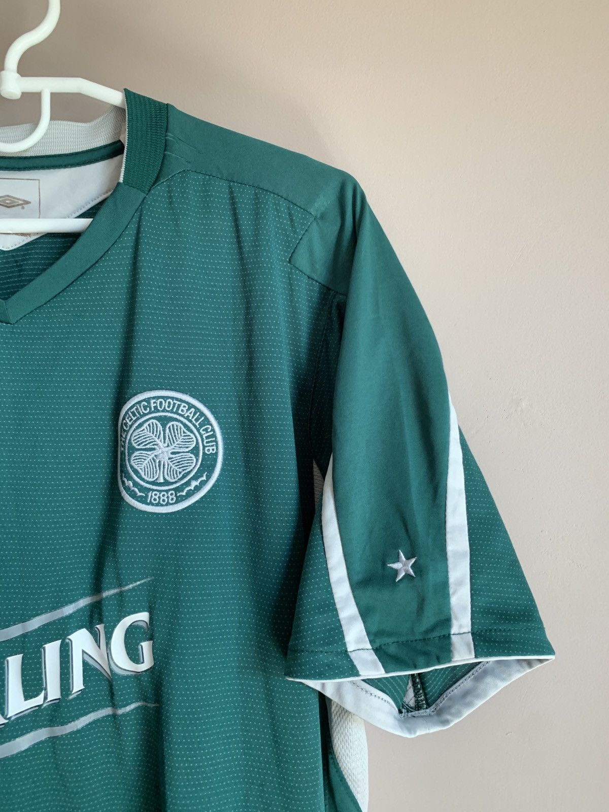 Umbro × Vintage Celtic Glasgow 2004 Away Football Shirt Vintage Umbro Soccer Size US L / EU 52-54 / 3 - 4 Thumbnail