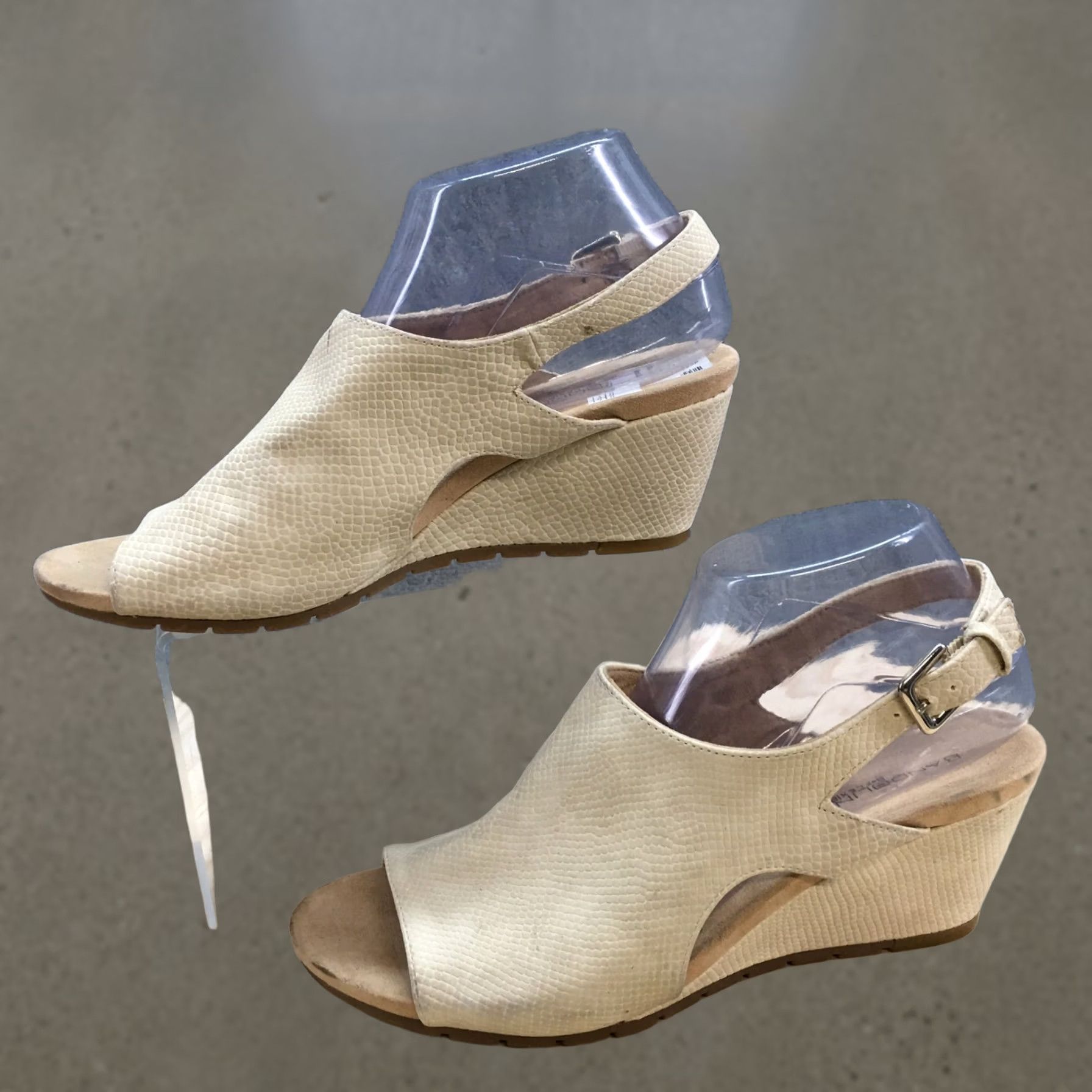 Vintage Bandolino Heels Womens 8.5 M Galatee Open Toe Wedge Slingback Beige Leather Size US 9 / IT 39 - 1 Thumbnail