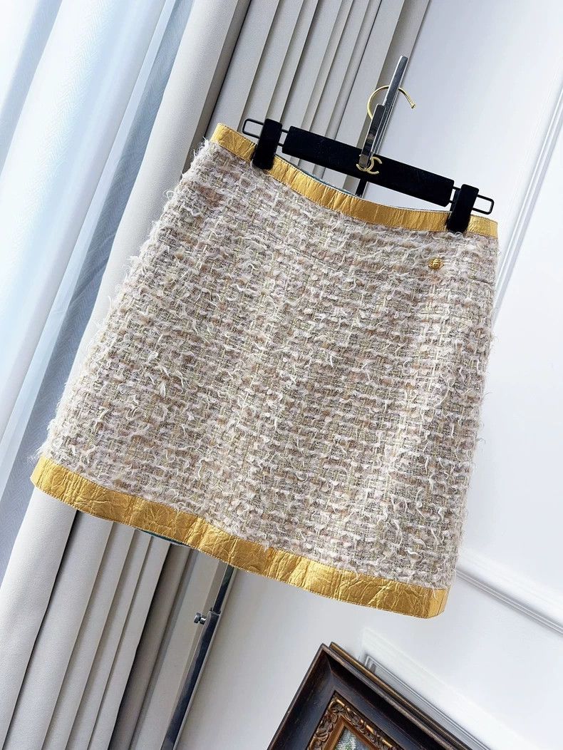 Chanel Chanel 19A Egyptian series pineapple pattern gold skirt Size 25" / US 0 / IT 36 - 1 Thumbnail