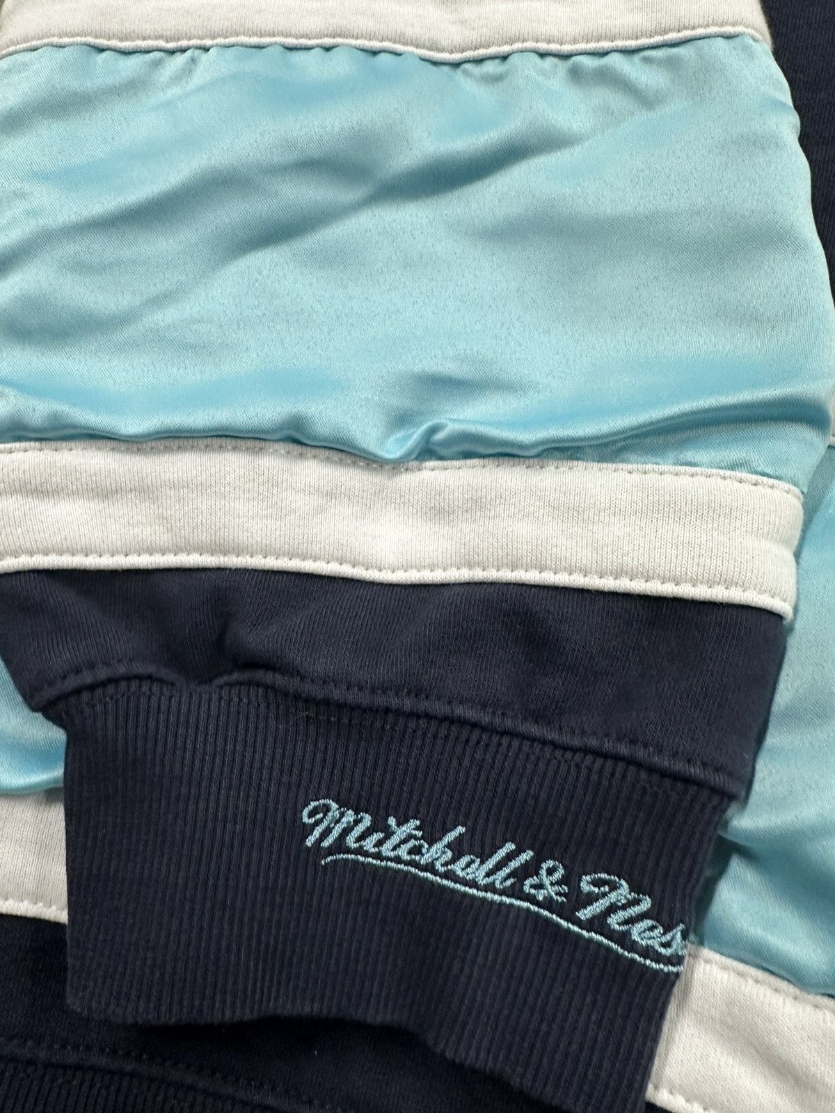 Mitchell & Ness Mitchell & Ness Seattle Kraken NHL Jersey Sweatshirt Size US XXL / EU 58 / 5 - 5 Thumbnail