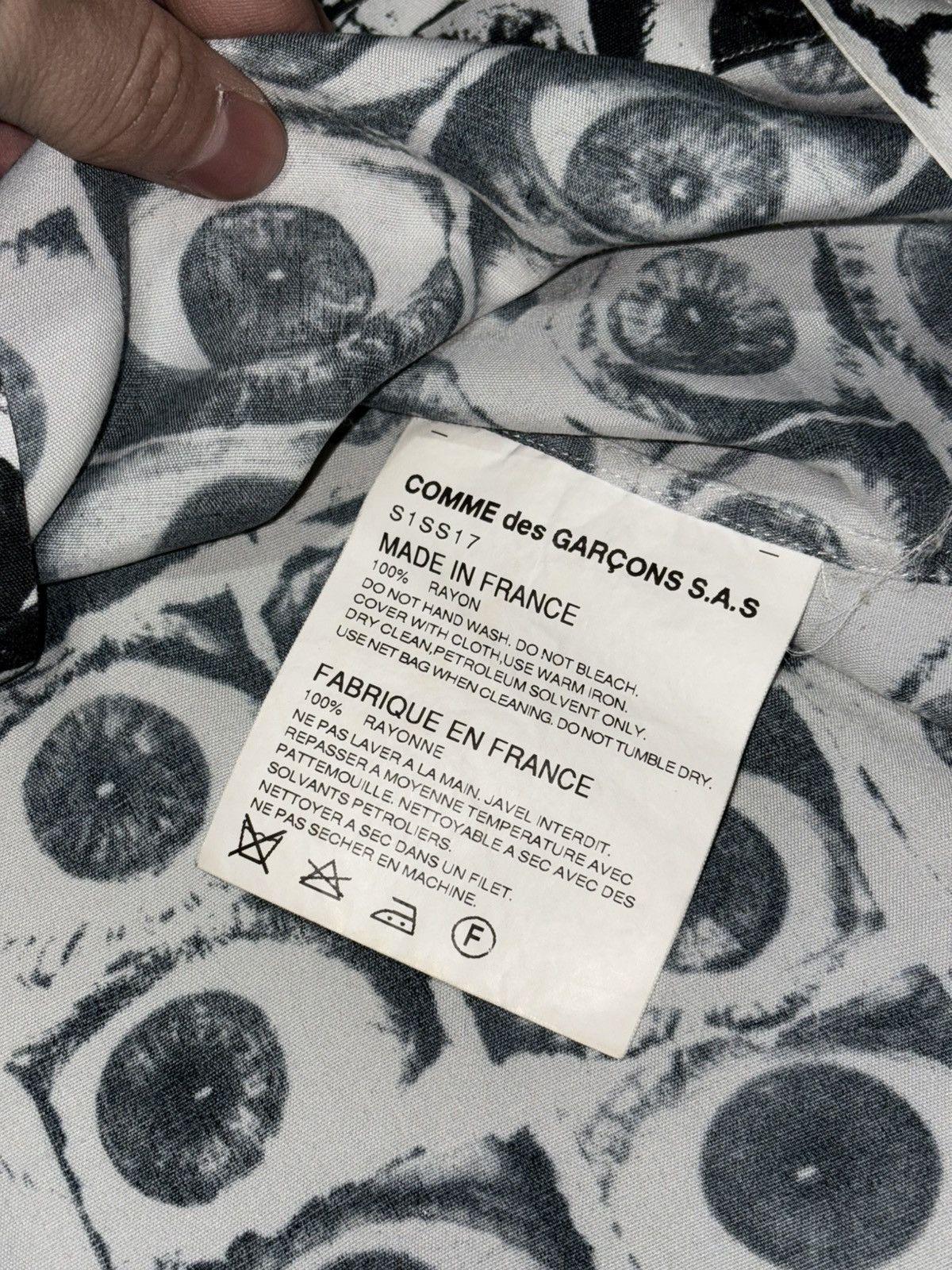 Comme des Garcons SHIRT × Supreme Supreme CDG SS17 Eyes Shirt button eyeball graphic logo polo Size US M / EU 48-50 / 2 - 8 Thumbnail