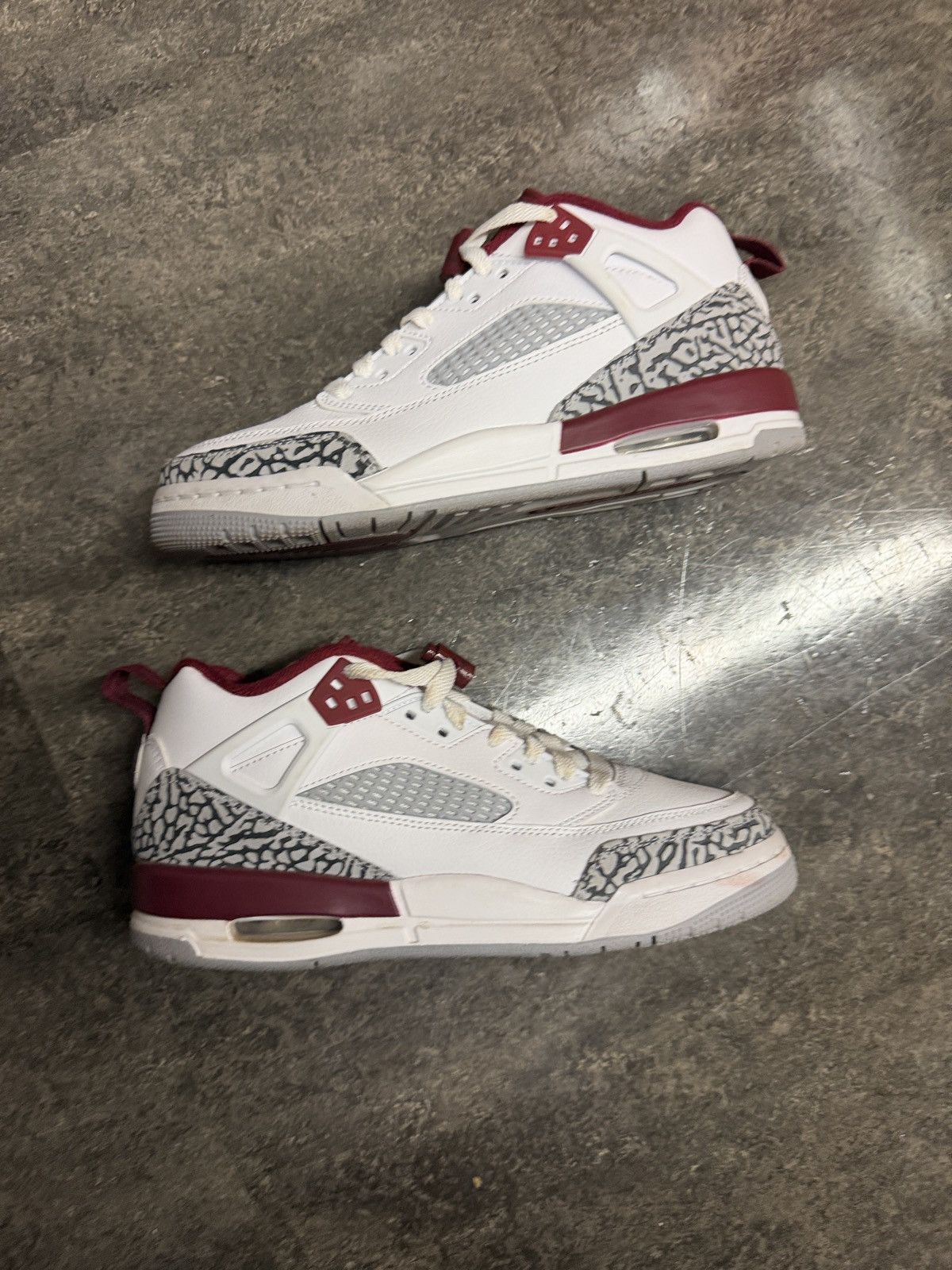 Jordan Brand Jordan Spizike “White/Team Red” Size US 6.5 / EU 39-40 - 1 Thumbnail