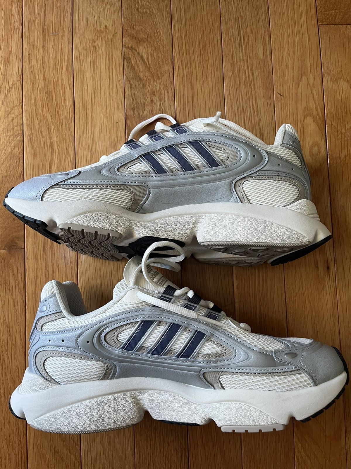 Adidas Adidas Ozmillen Size US 10 / IT 40 - 2 Thumbnail