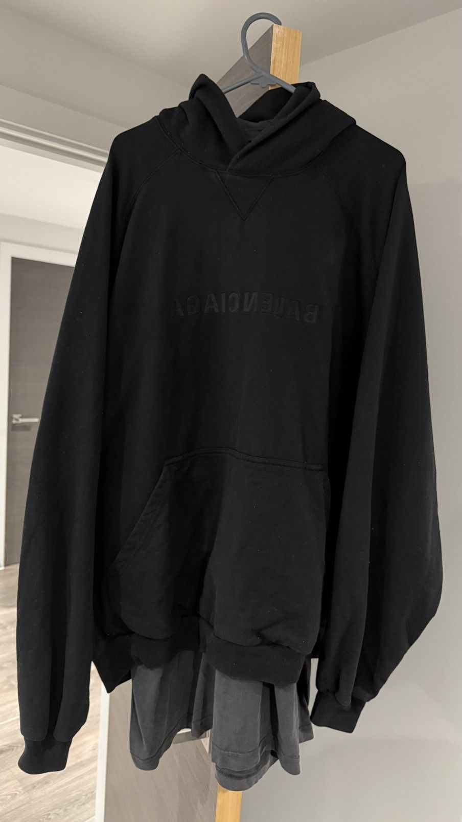 Balenciaga Mirror Balenciaga Patched T-Shirt Hoodie Oversized Size US L / EU 52-54 / 3 - 1 Thumbnail