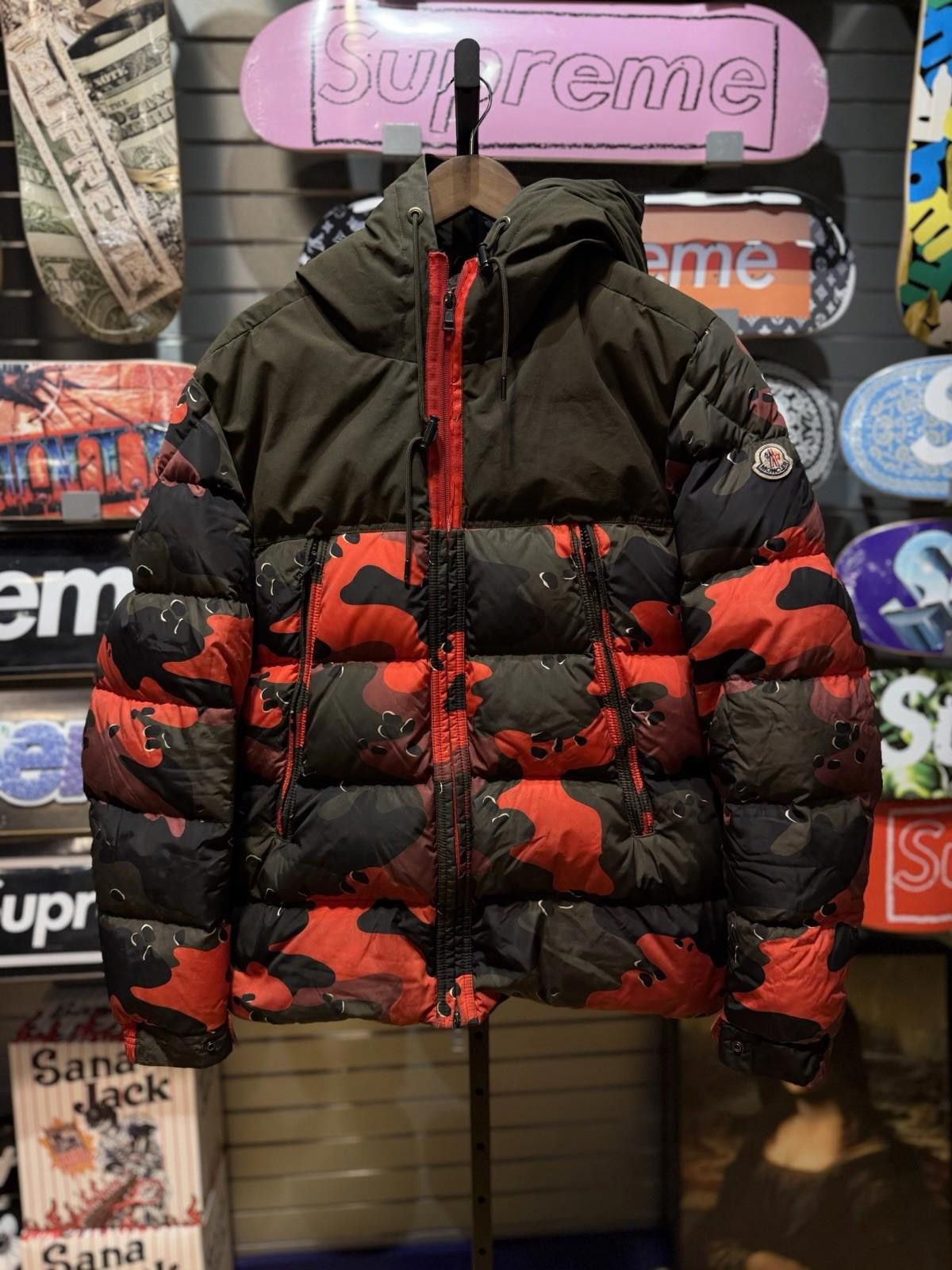 Moncler Moncler EYMERIC GIUBBOTTO Puffer Down Jacket Red (4) $2000 Size US M / EU 48-50 / 2 - 1 Thumbnail
