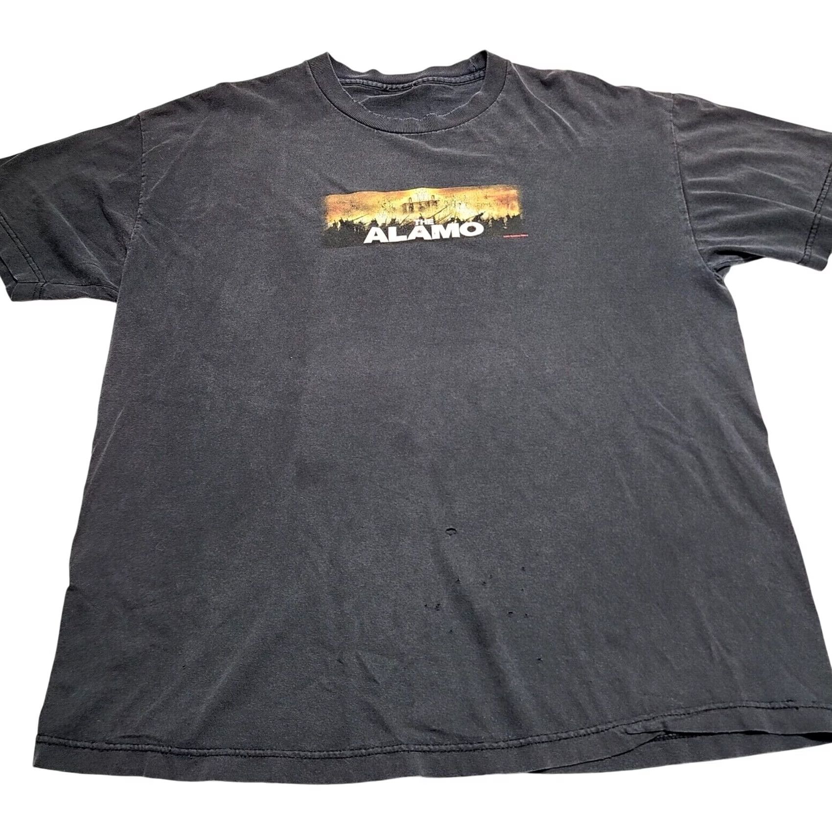 Vintage VINTAGE The Alamo T-Shirt Men’s Large Black Movie Promo 2004 Y2K Thrashed with Small Holes Front Logo Graphic Tee Mens Size US L / EU 52-54 / 3 - 2 Thumbnail