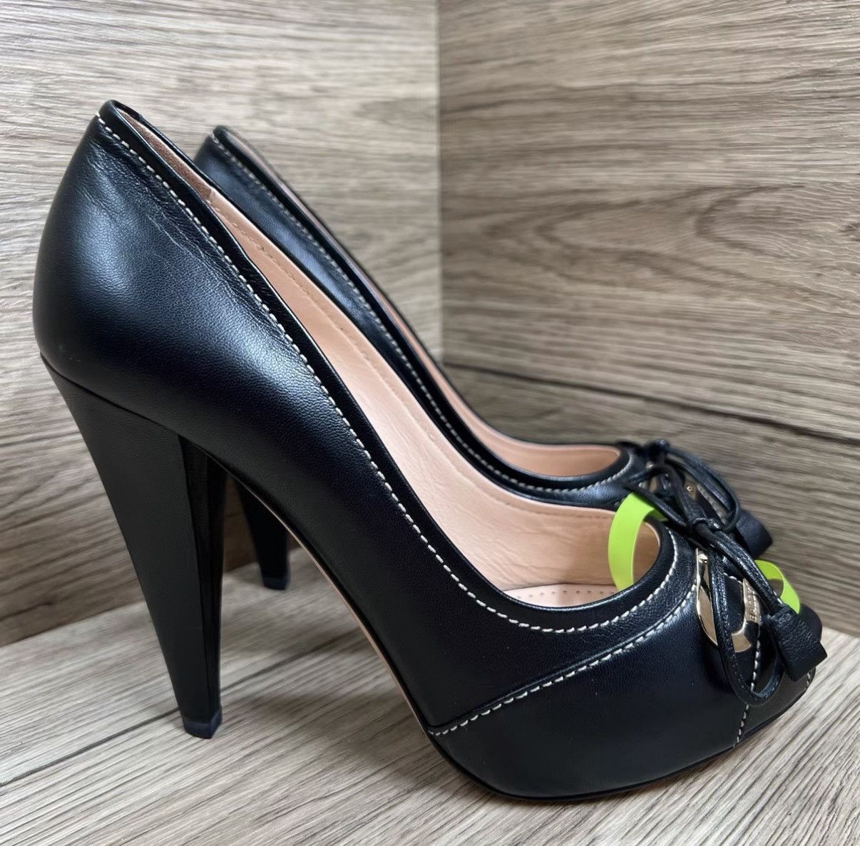 Bally Bally Black & Gold Bow High Heels J41 Size US 6.5 / IT 36.5 - 3 Thumbnail