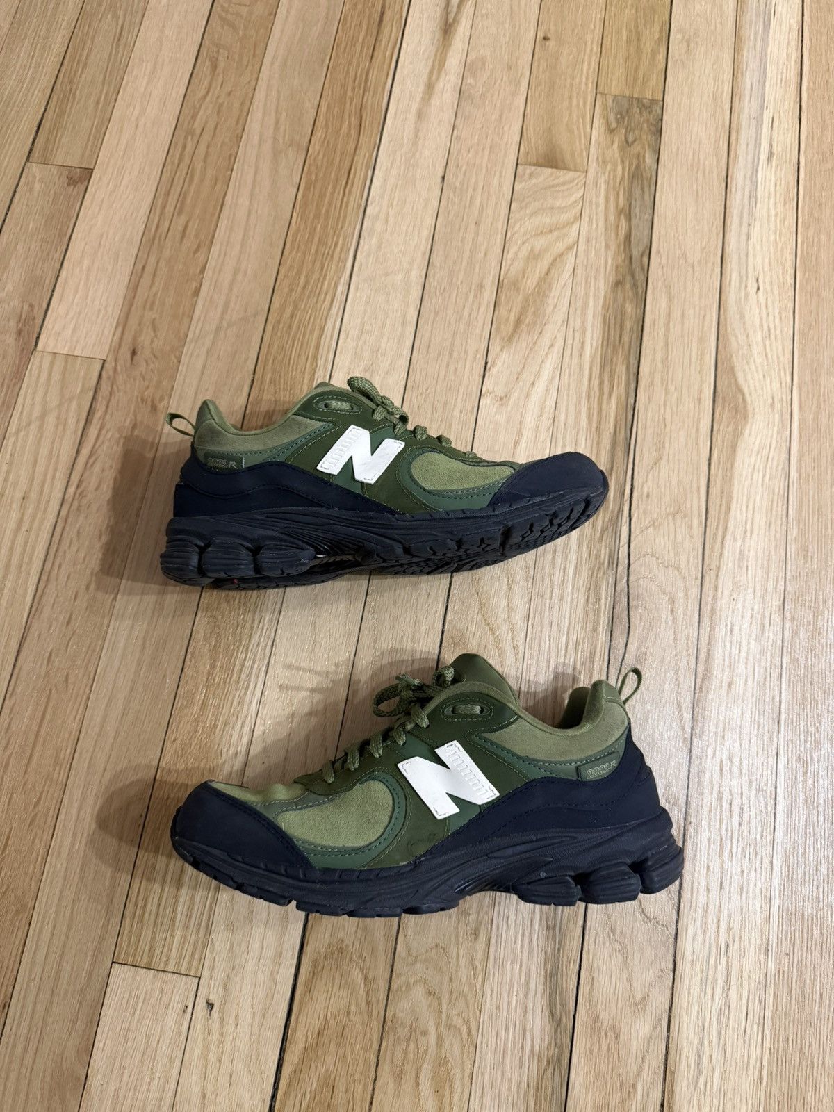 New Balance Basement New Balance 2002R Size US 9.5 / EU 42-43 - 2 Thumbnail