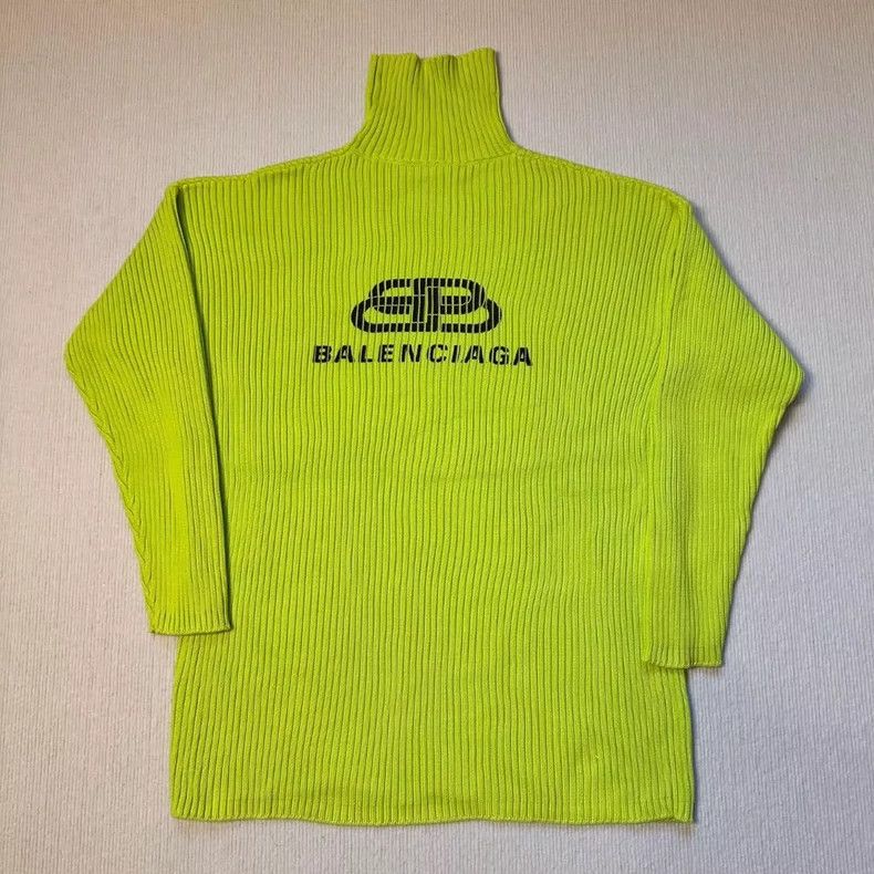 Balenciaga Balenciaga Green Logo Printed High Neck Loose Fit Long Sle Size XS / US 0-2 / IT 36-38 - 1 Thumbnail