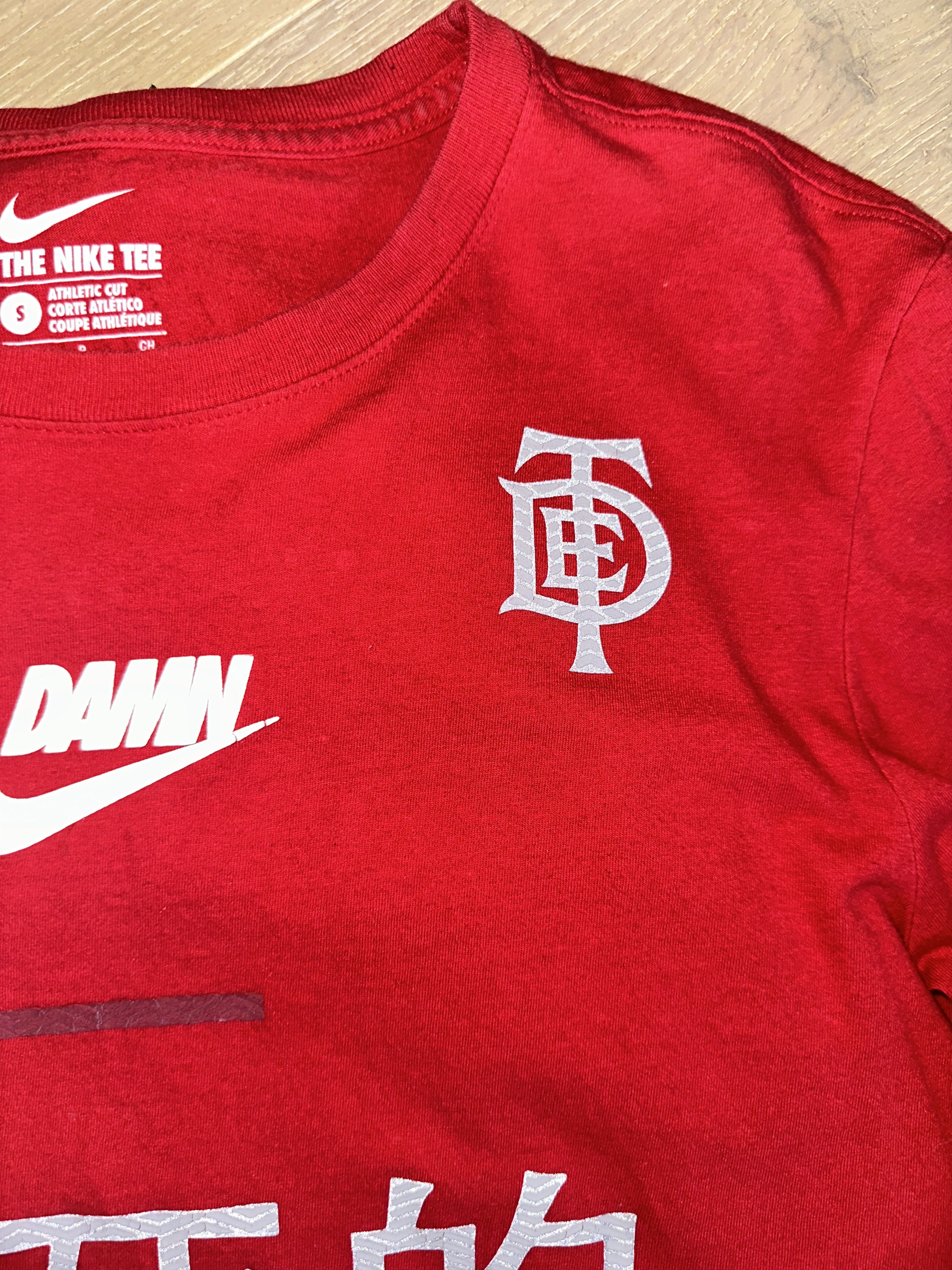 Kendrick Lamar × Nike Nike X kendrick lamar DAMN 该死的 TDE long sleeve rap tee shirt Size US S / EU 44-46 / 1 - 4 Thumbnail