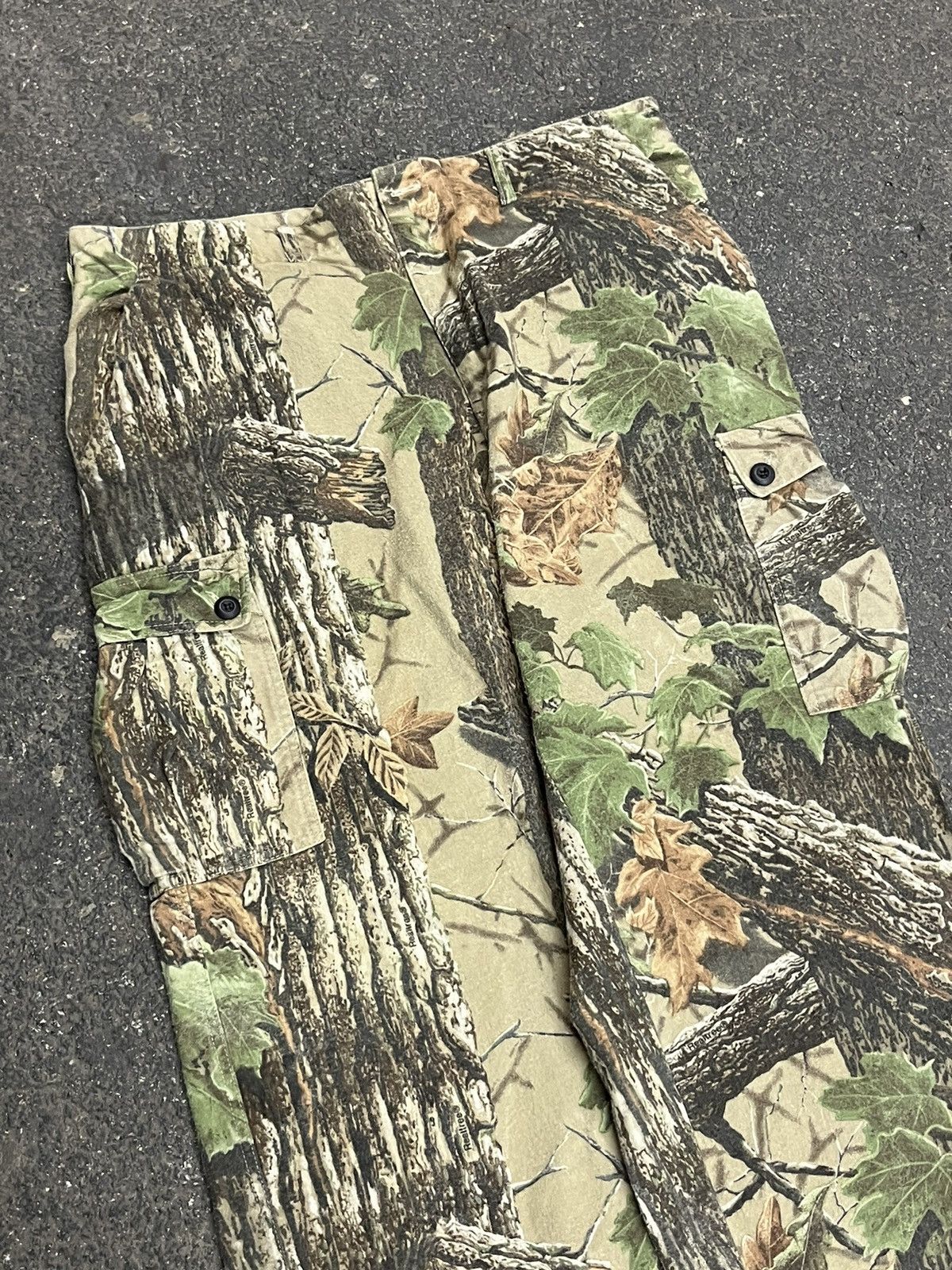 Realtree × Vintage Realtree camo cargo baggy fit pants streetwear skater hype Size US 38 / EU 54 - 2 Thumbnail