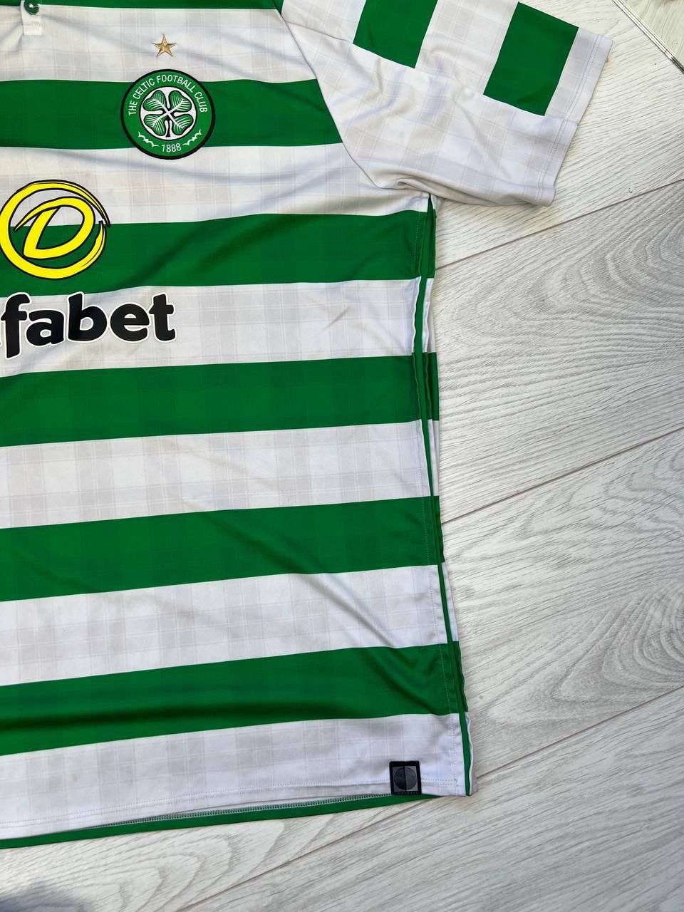 New Balance Celtic New Balance soccer jersey dafabet Size L Size US XL / EU 56 / 4 - 3 Thumbnail