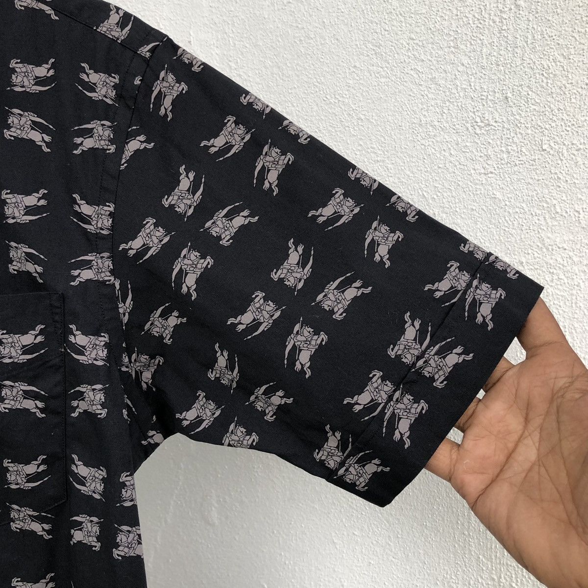 Burberry Burberry Black Label Overprint Logo Stretchable Short Sleeve Size US S / EU 44-46 / 1 - 10 Thumbnail