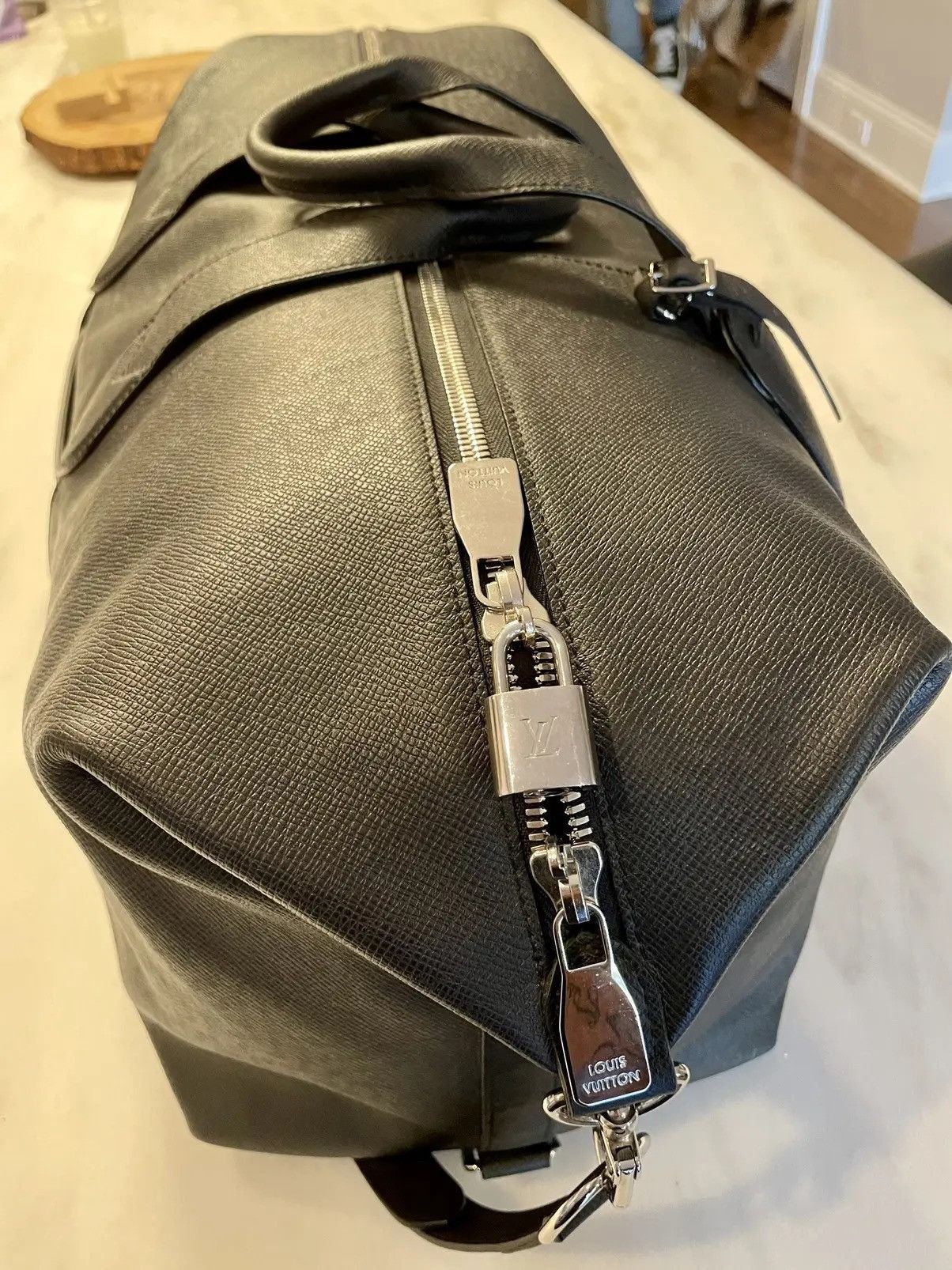 Louis Vuitton Louis Vuitton Taurillon Astralis 50 Black Keepall Size ONE SIZE - 5 Thumbnail