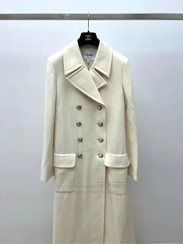 Chanel Chanel Women's Cream Long Coat . Size M / US 6-8 / IT 42-44 - 1 Thumbnail