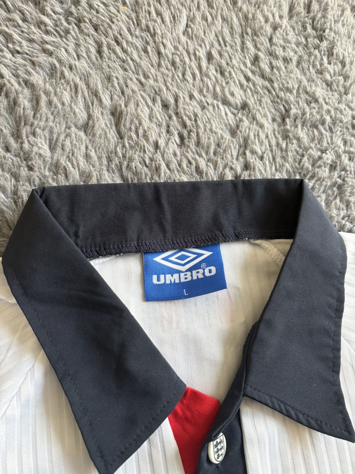 Umbro ENGLAND 1997/1998 HOME FOOTBALL JERSEY SHIRT VINTAGE UMBRO Size US L / EU 52-54 / 3 - 4 Thumbnail