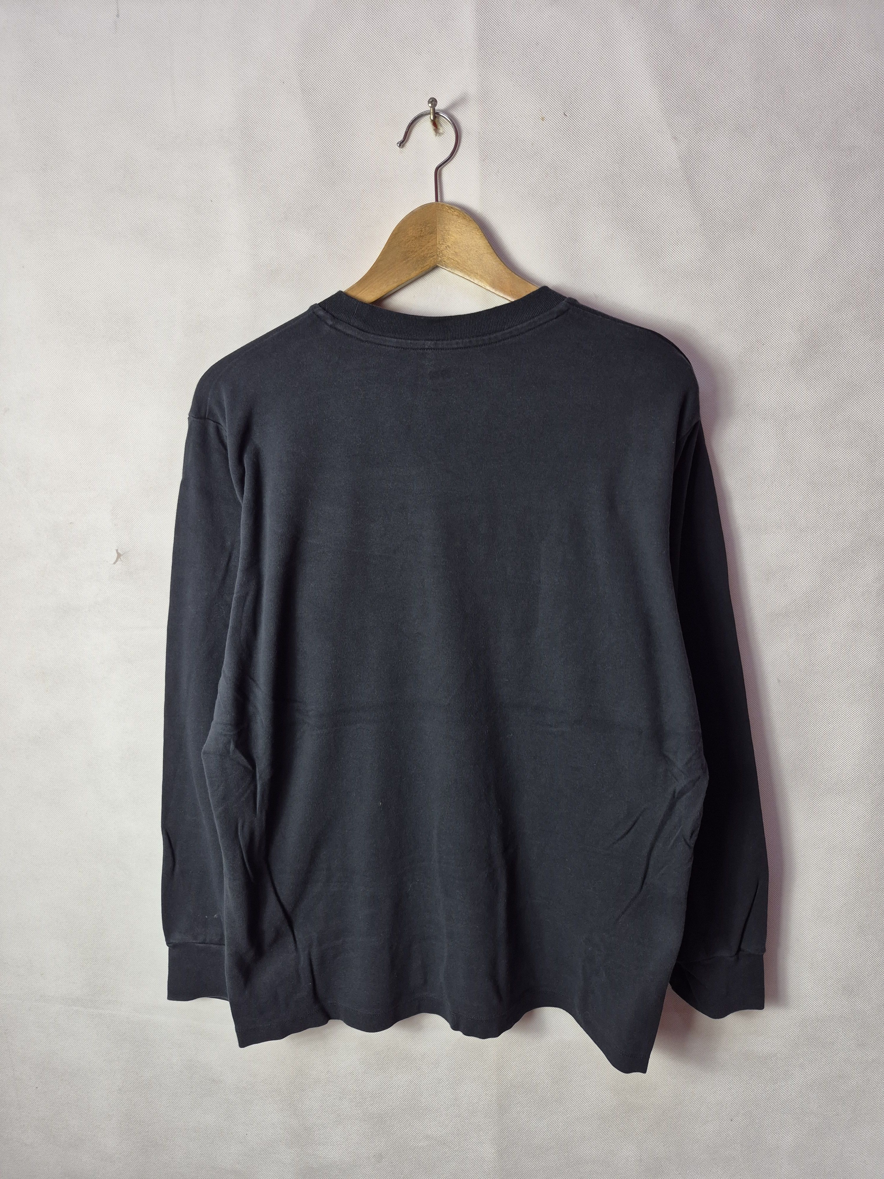 Japanese Brand × Uniqlo 🔥 Uniqlo Plain Black Longsleeves Tee Size US M / EU 48-50 / 2 - 4 Thumbnail