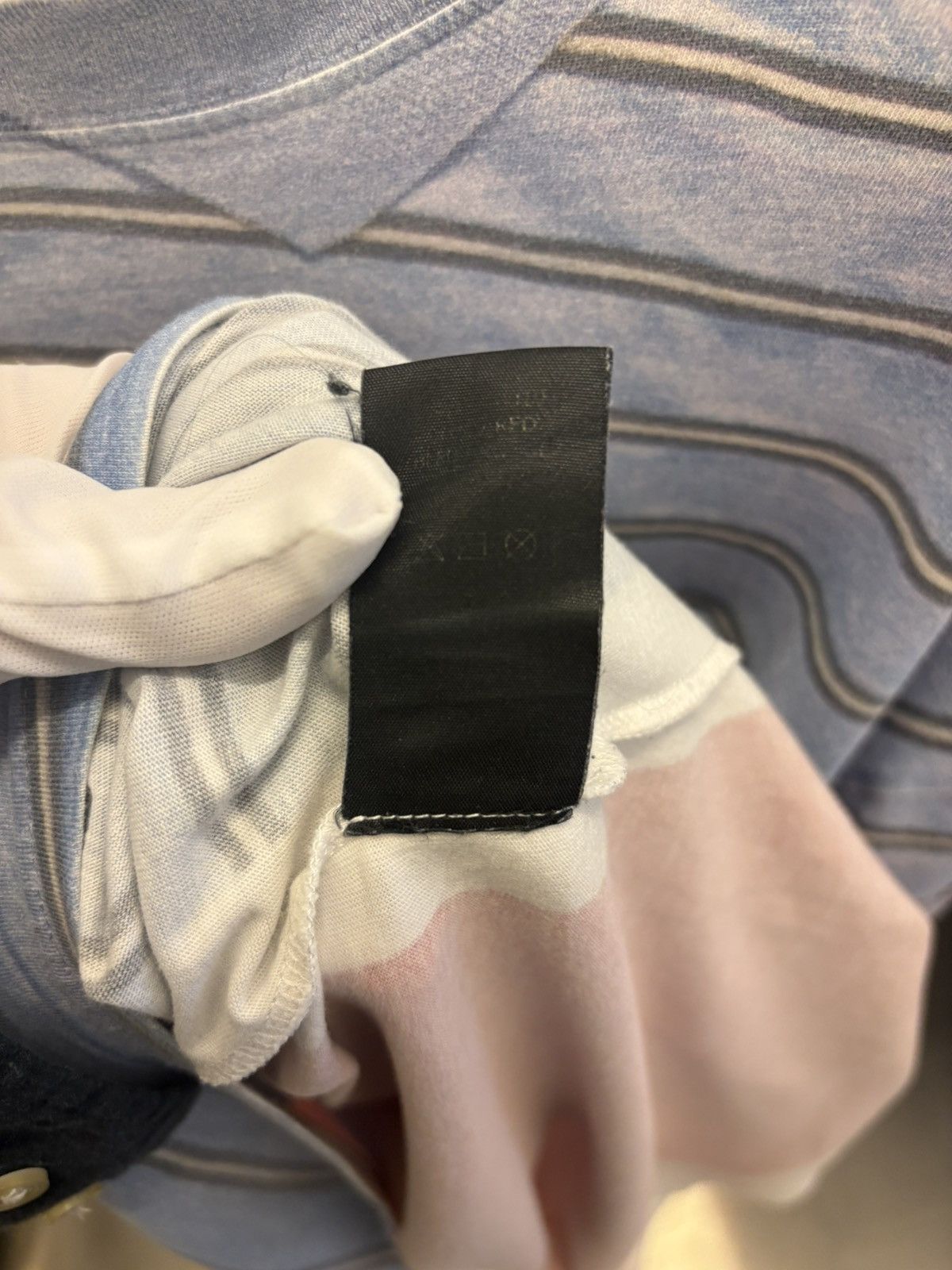 Vetements AW18 Virgin But This Is An Old T-Shirt Runway Tee Size US S / EU 44-46 / 1 - 10 Thumbnail