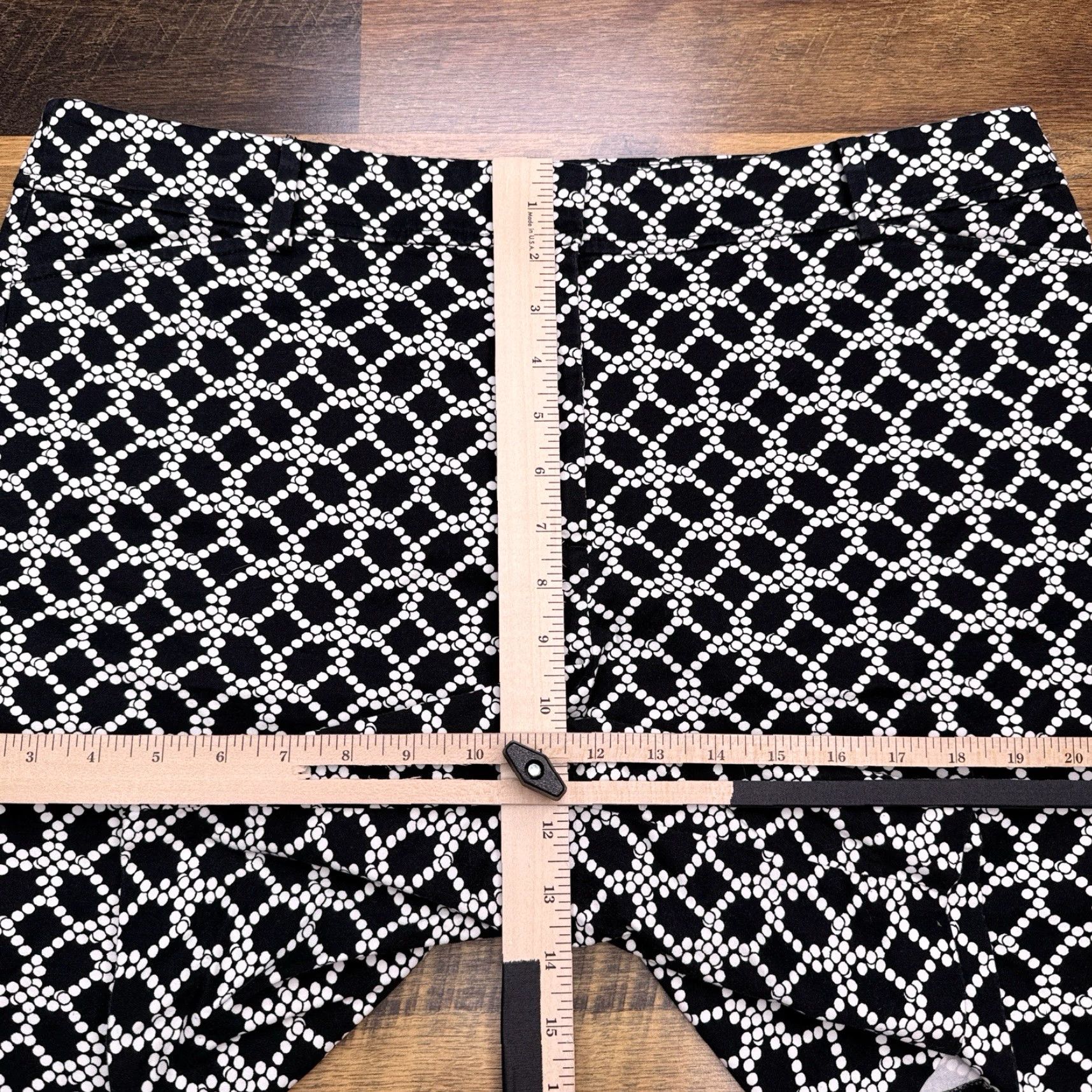 Talbots Talbots Shorts Womens 16 Black High Rise Stretch Chino Casual 6.5in Inseam Front Flat Front Geometric Pattern Cotton Spandex Regular Size 38" / US 16 / IT 52 - 6 Thumbnail