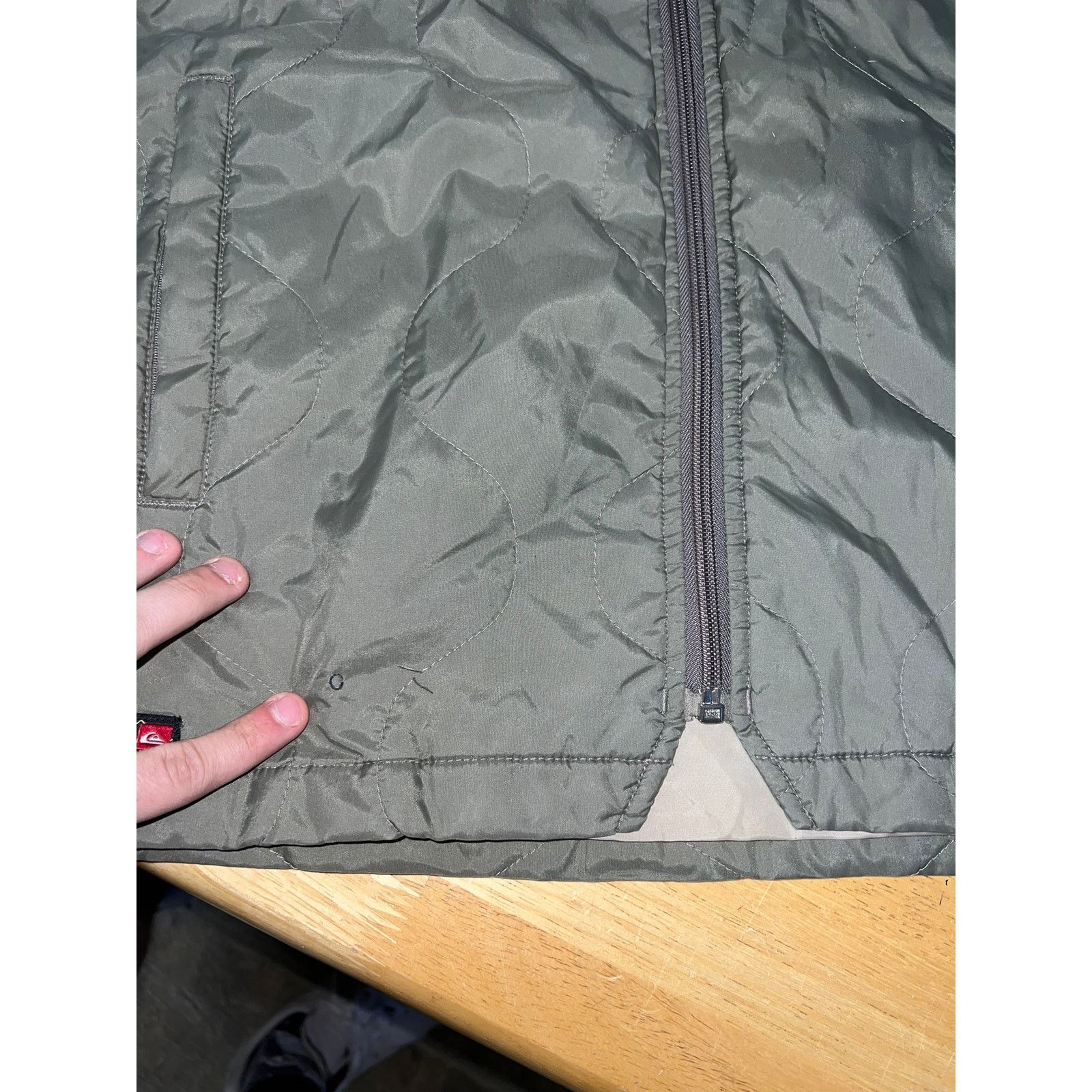 Vintage Vintage Quiksilver Bomber Jacket Quilted Green Full Zip L Size US L / EU 52-54 / 3 - 14 Thumbnail
