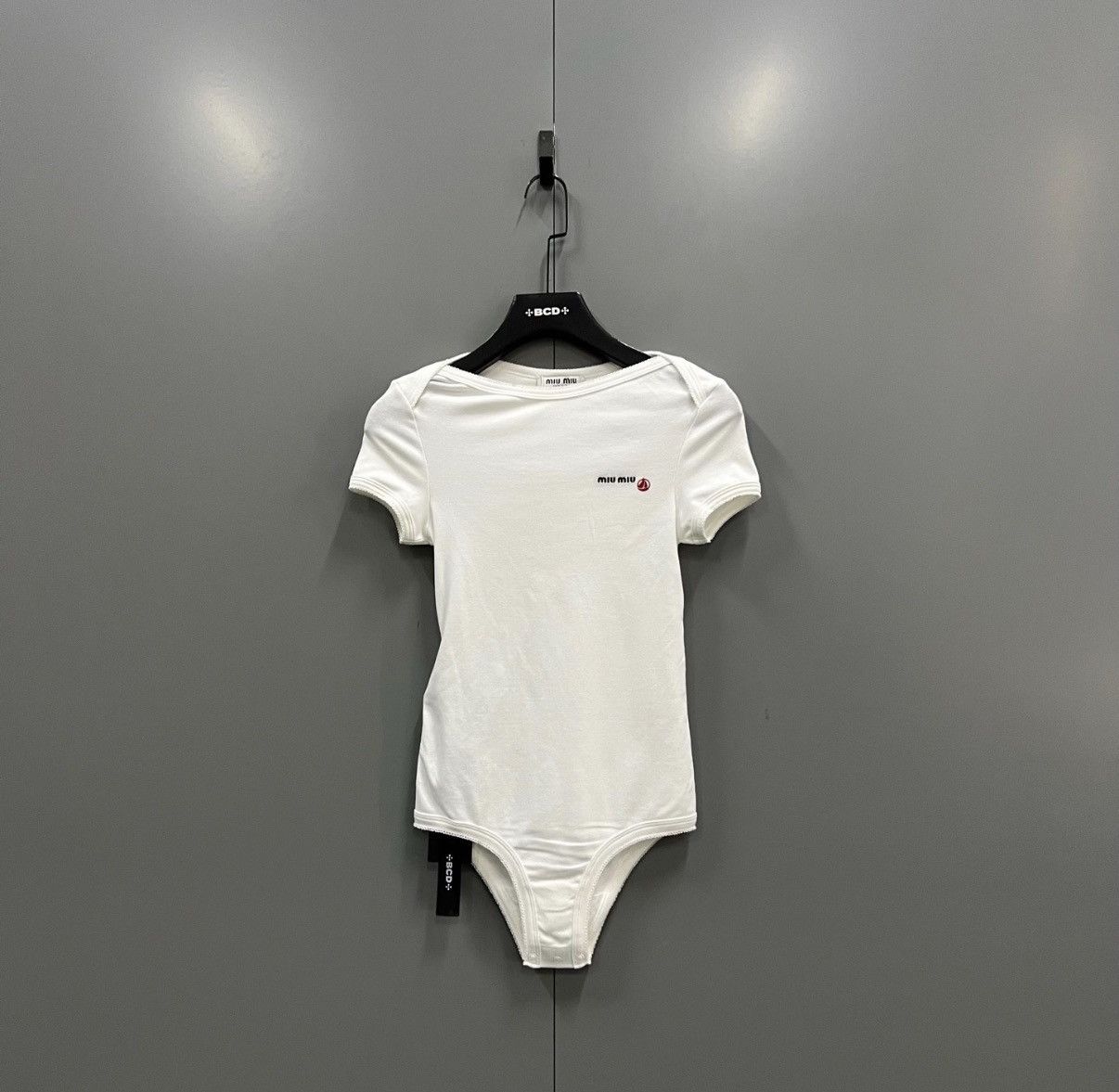 Miu Miu Miu Miu × Petit Bateau embroidered logo white bodysuit J41 Size US S / EU 44-46 / 1 - 1 Thumbnail