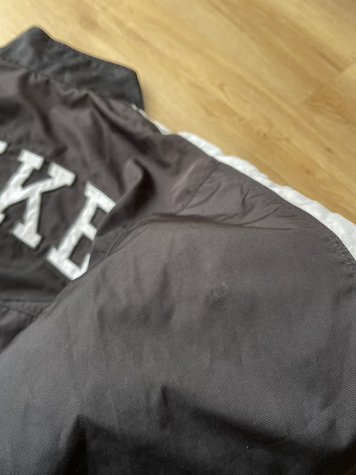 Nike Vintage Nike Sportswear Windbreaker Spellout Track Jacket Size US L / EU 52-54 / 3 - 21 Thumbnail