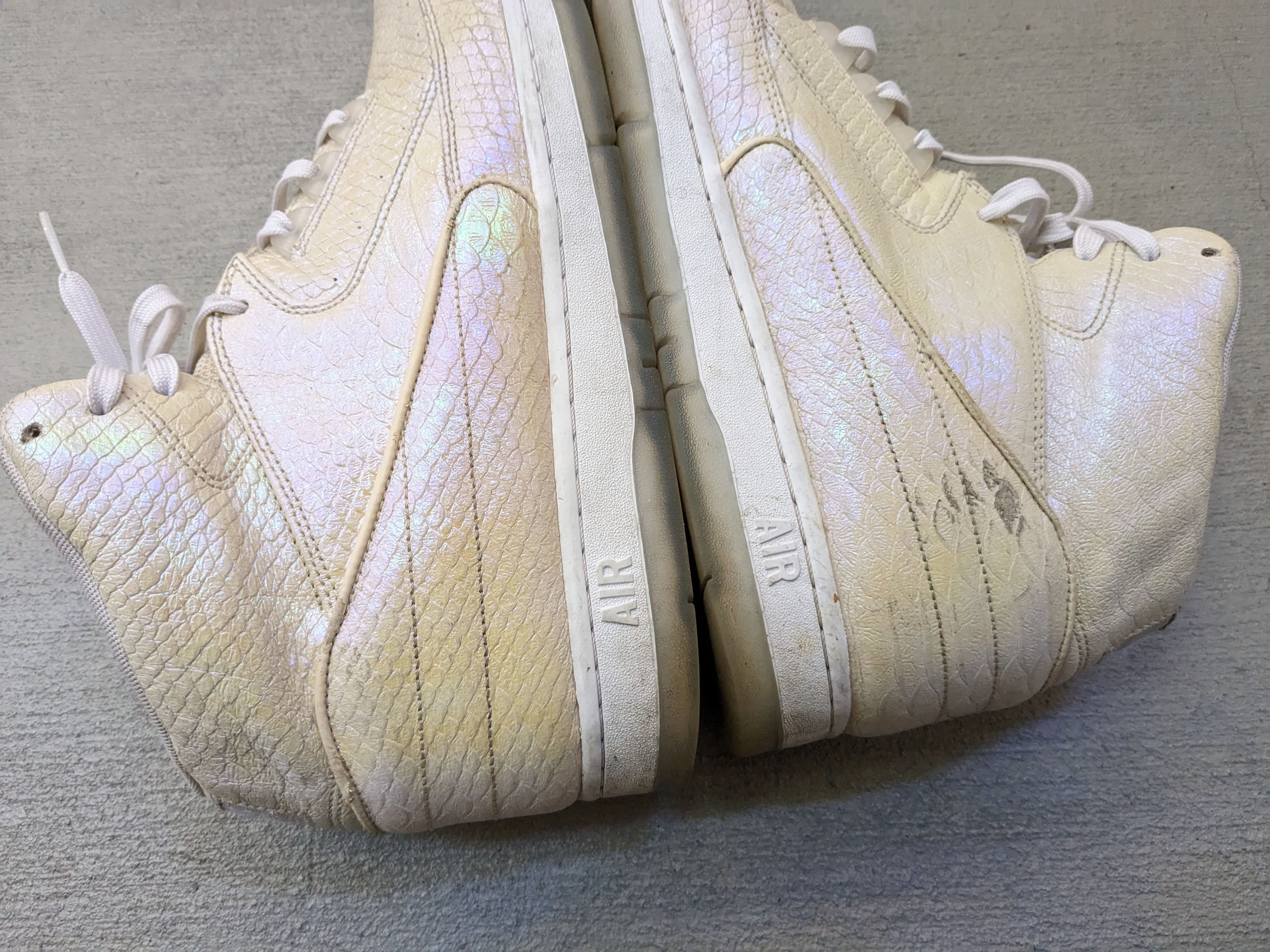 Jordan Brand × Nike Nike Air Python Premium Deluxe Pearl White 705066-101 Size US 12 / EU 45 - 8 Thumbnail
