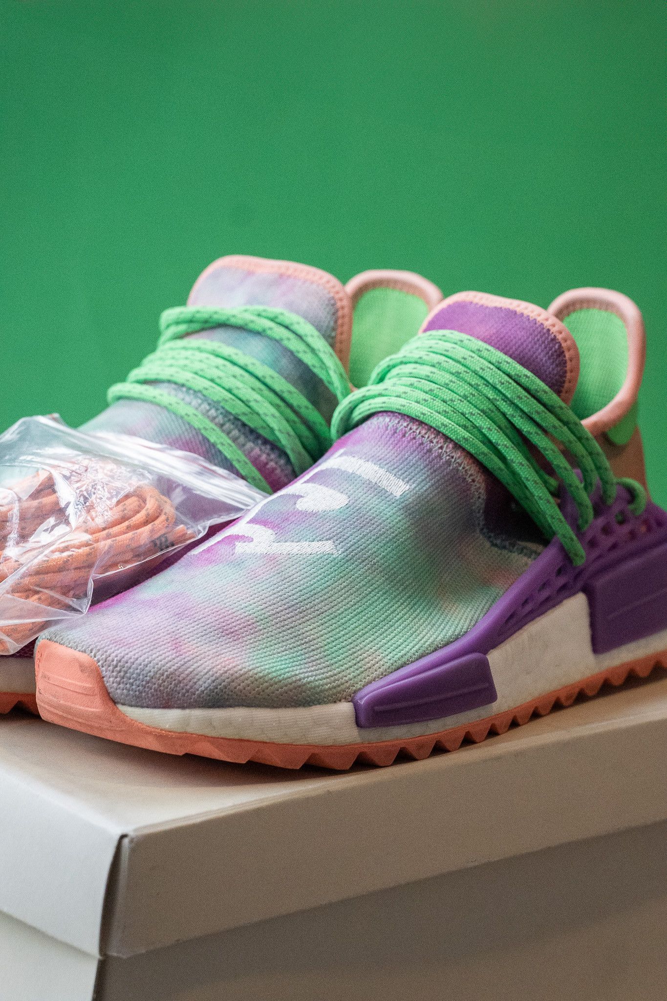 adidas gazelle silver green womens Adidas Human Race NMD Pharrell Holi Festival (Core Black)