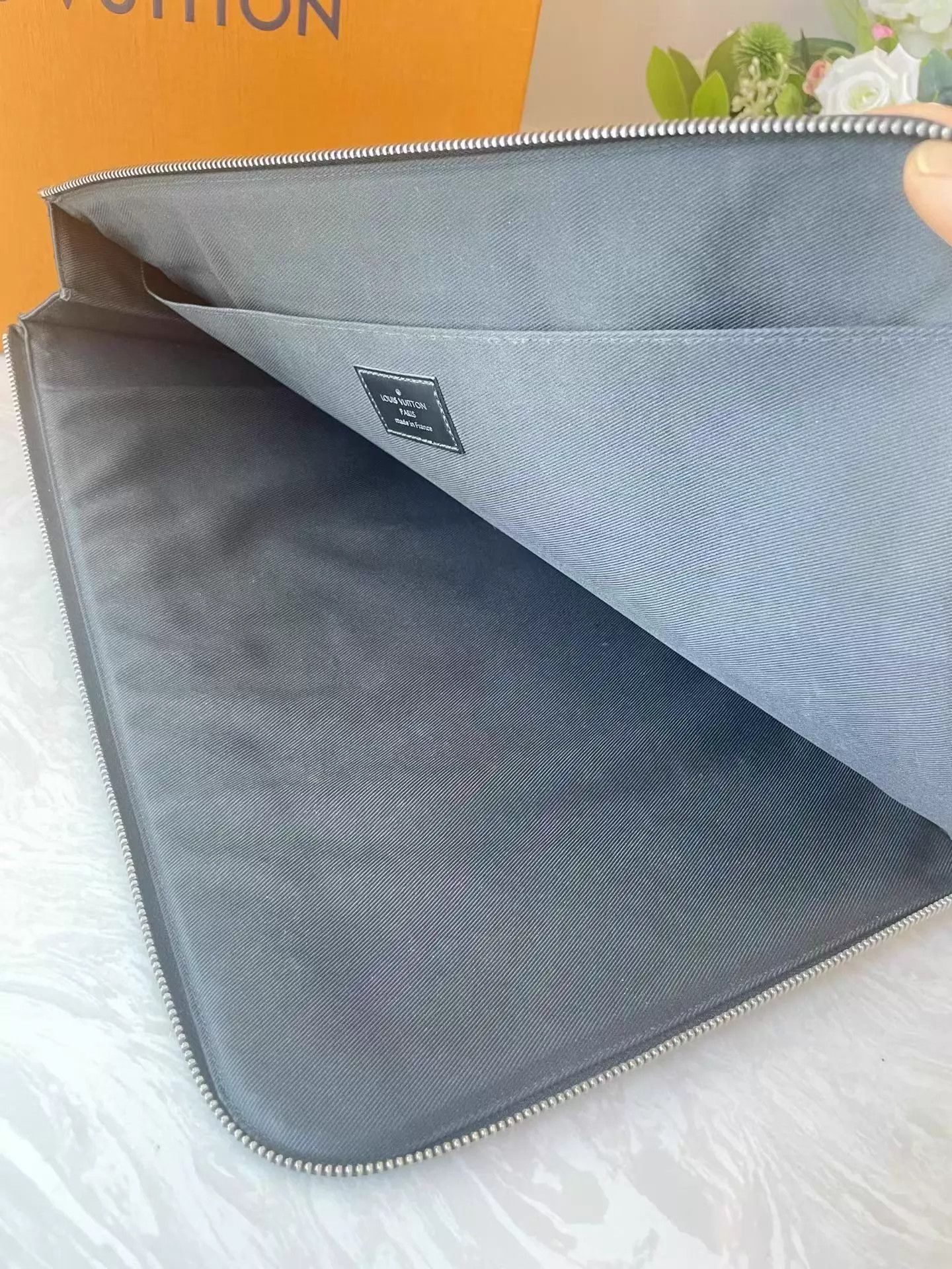 Louis Vuitton LV Men's Handbag Like New 33x24 Size ONE SIZE - 4 Thumbnail