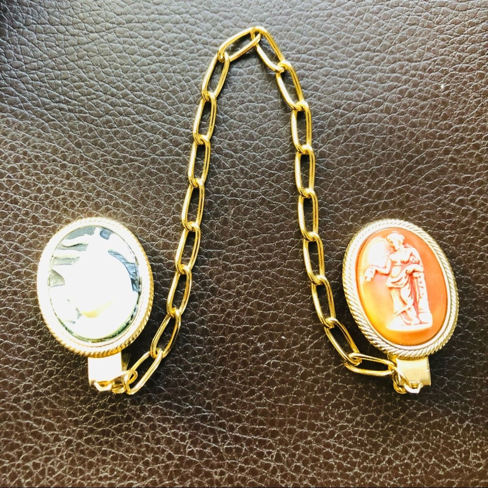 Vintage Vintage repurpose cameo scarf clothing clips with chain Size ONE SIZE - 7 Thumbnail