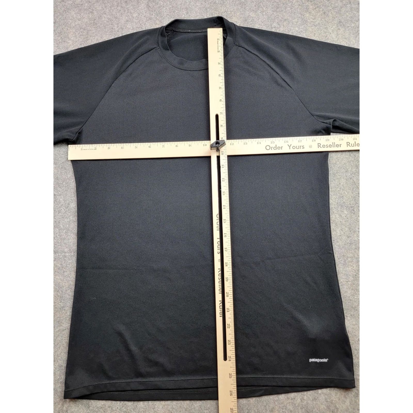 Patagonia Patagonia Shirt Mens Medium Black Long Sleeve Performance Base Layer Crewneck Size US M / EU 48-50 / 2 - 7 Thumbnail