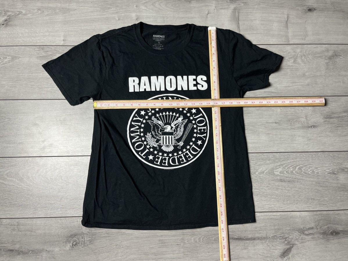 Band Tees Ramones T-shirt rock band tee size Large Size US L / EU 52-54 / 3 - 6 Thumbnail