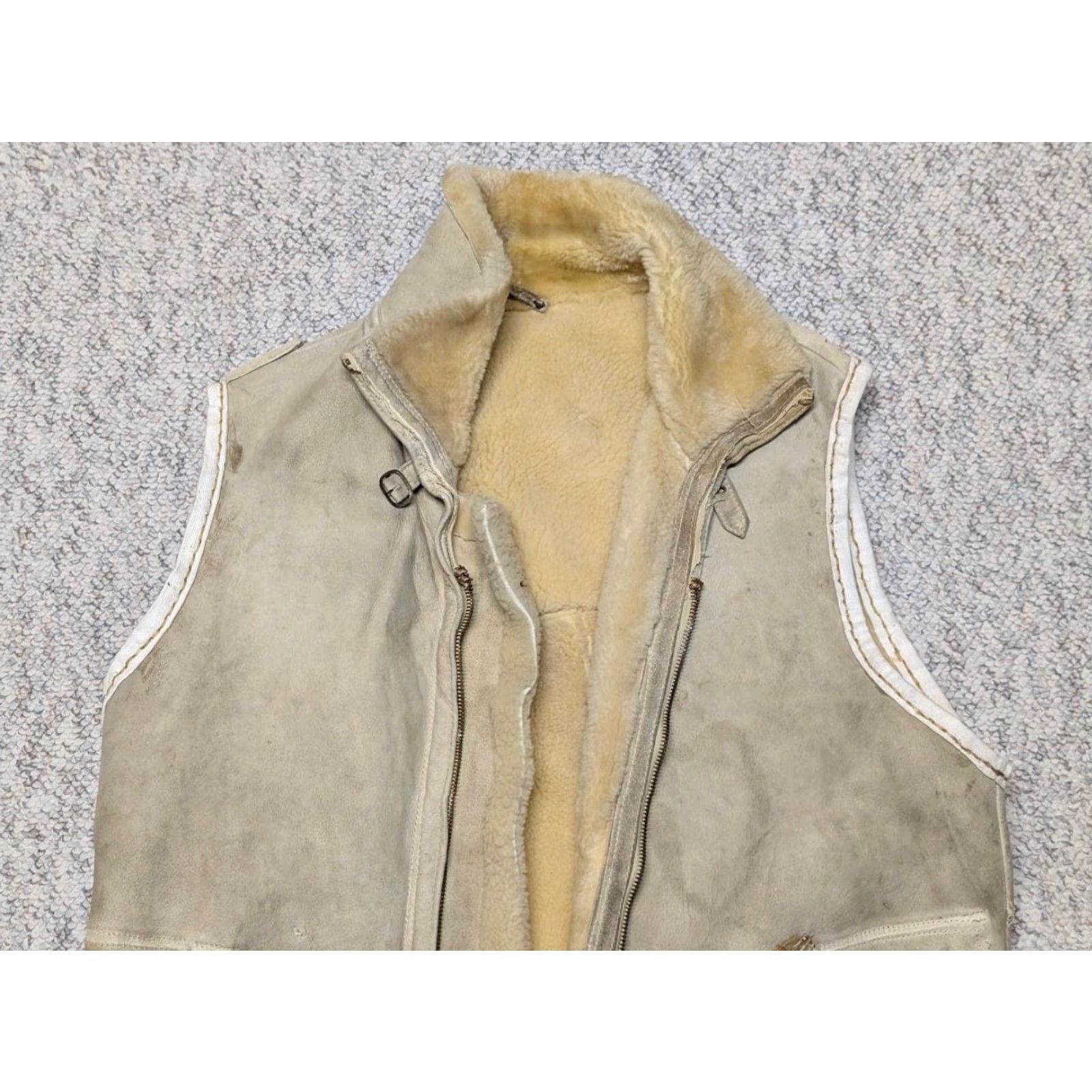 Vintage VINTAGE shearling leather M bomber WWII military TRADING POST vest rrl SHEARLING leather M vest Mens brown tan 42 in 90s style Size US M / EU 48-50 / 2 - 7 Thumbnail