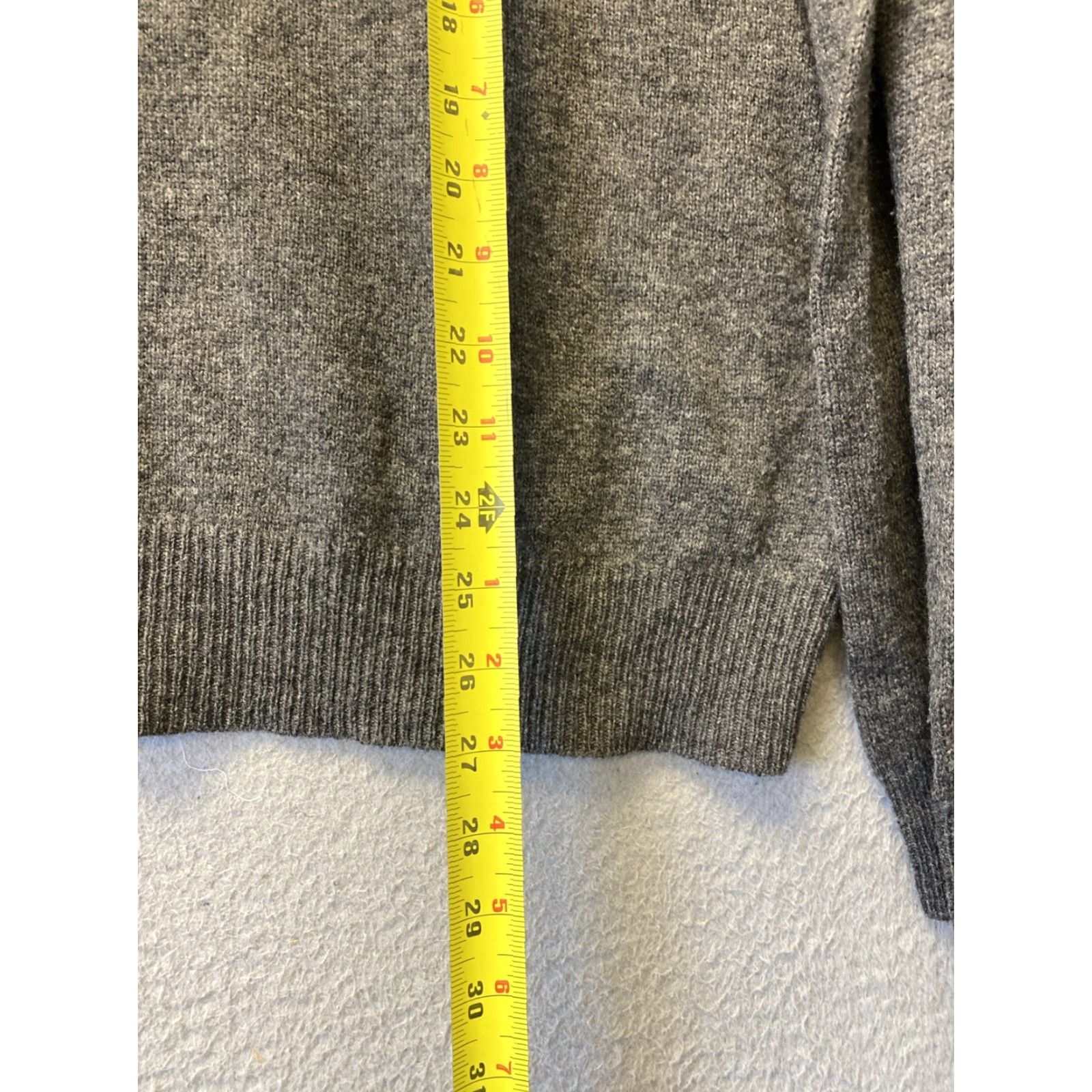 Polo Ralph Lauren VINTAGE Polo Ralph Lauren Men’s XL Sweater Pullover Wool V-Neck Embroidered Logo Gray All Seasons Size US XL / EU 56 / 4 - 5 Thumbnail