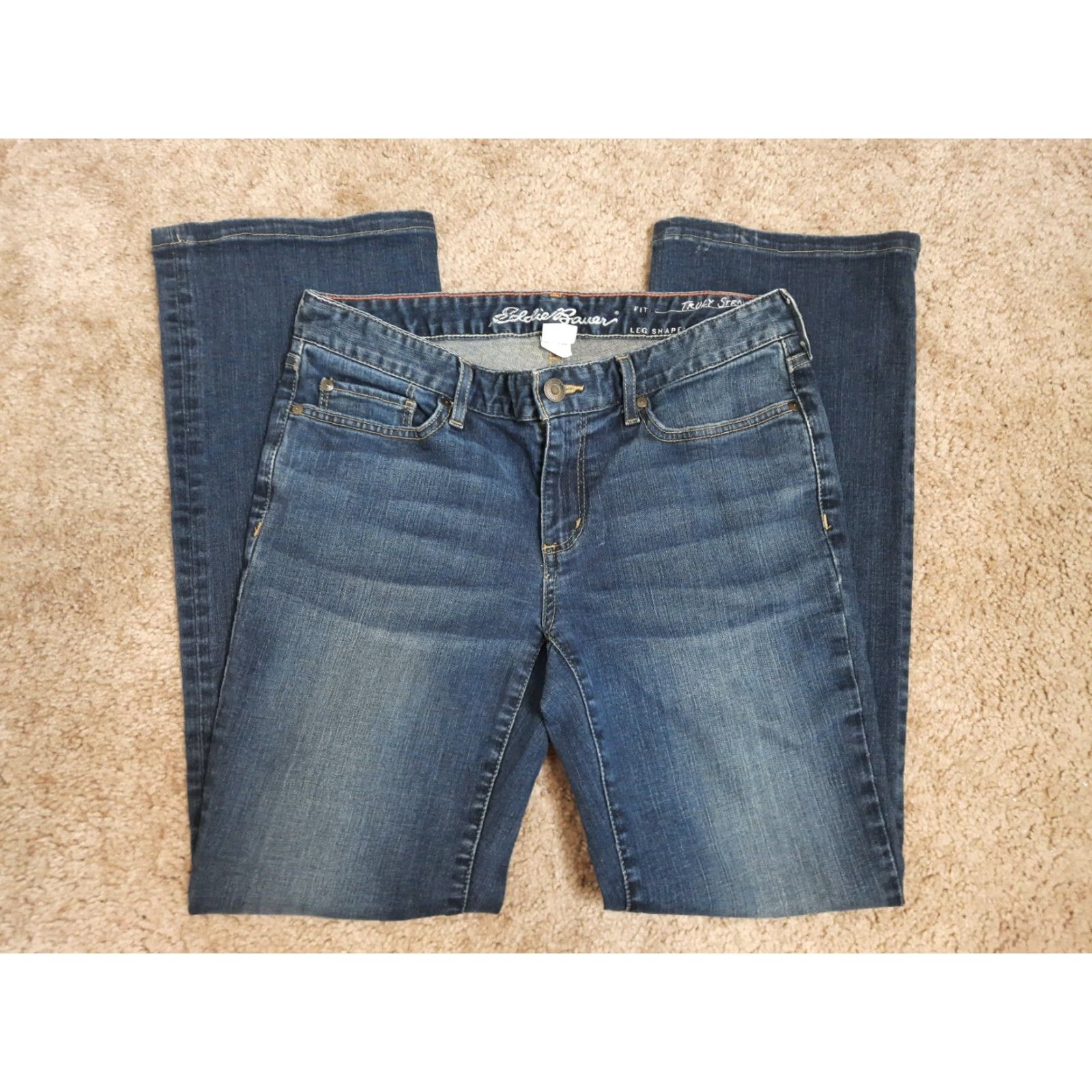 Eddie Bauer Eddie Bauer Women's Jeans Truly Straight Bootcut Dark Wash Stretch Denim 8 30x28 Blue Boots? Size 30" / US 8 / IT 44 - 4 Thumbnail